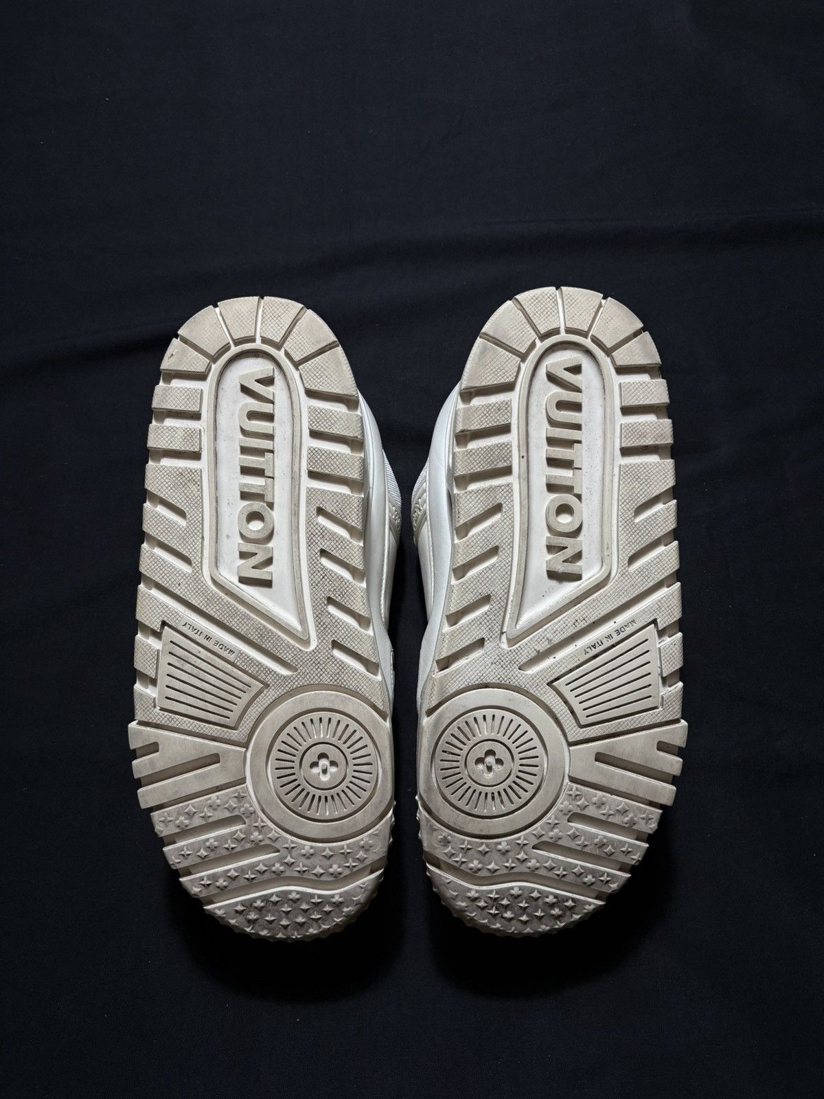 Louis Vuitton Louis Vuitton White Maxi Trainers - Size 9LV Size US 10.5 / EU 43-44 - 4 Thumbnail