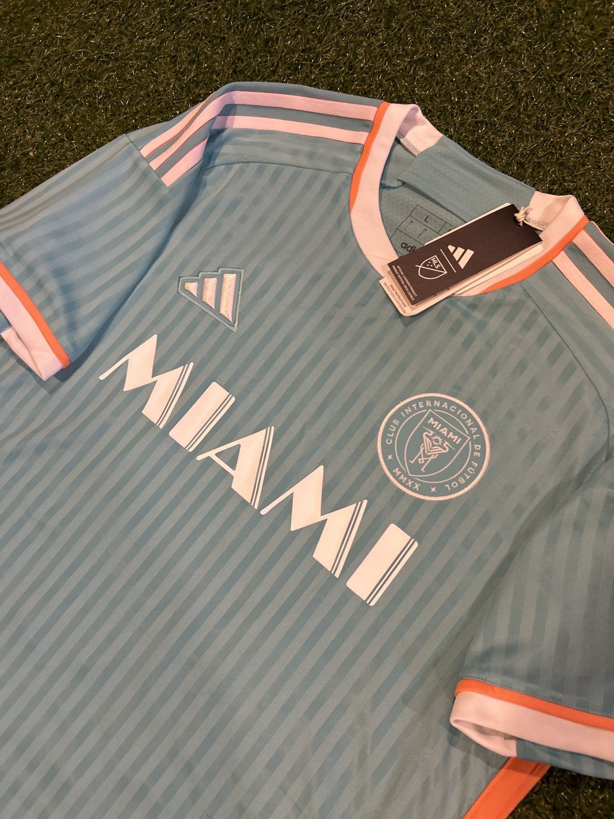 Adidas 24/25 Inter Miami Messi Third Shirt Size US L / EU 52-54 / 3 - 5 Thumbnail