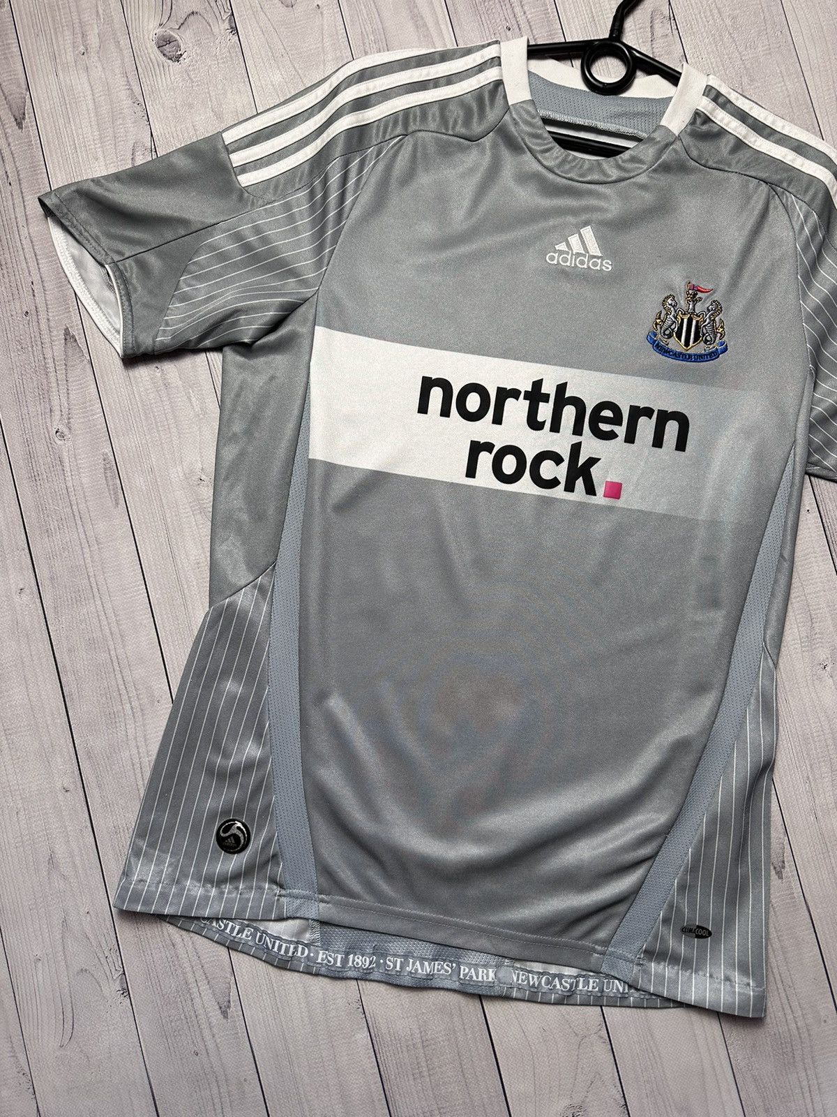 Adidas × Vintage Vintage New Castle United soccer jersey silver rare size S Size US S / EU 44-46 / 1 - 2 Thumbnail