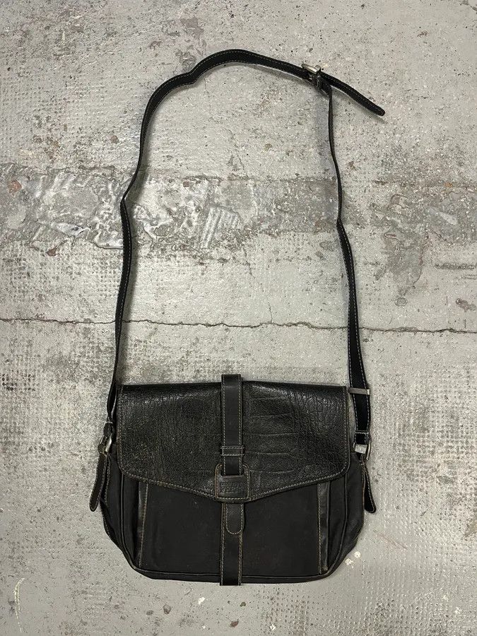 Gianfranco Ferre 2000s Gianfranco Ferré Brown Crocodile Leather Canva Shoulder Bag Size ONE SIZE - 1 Thumbnail