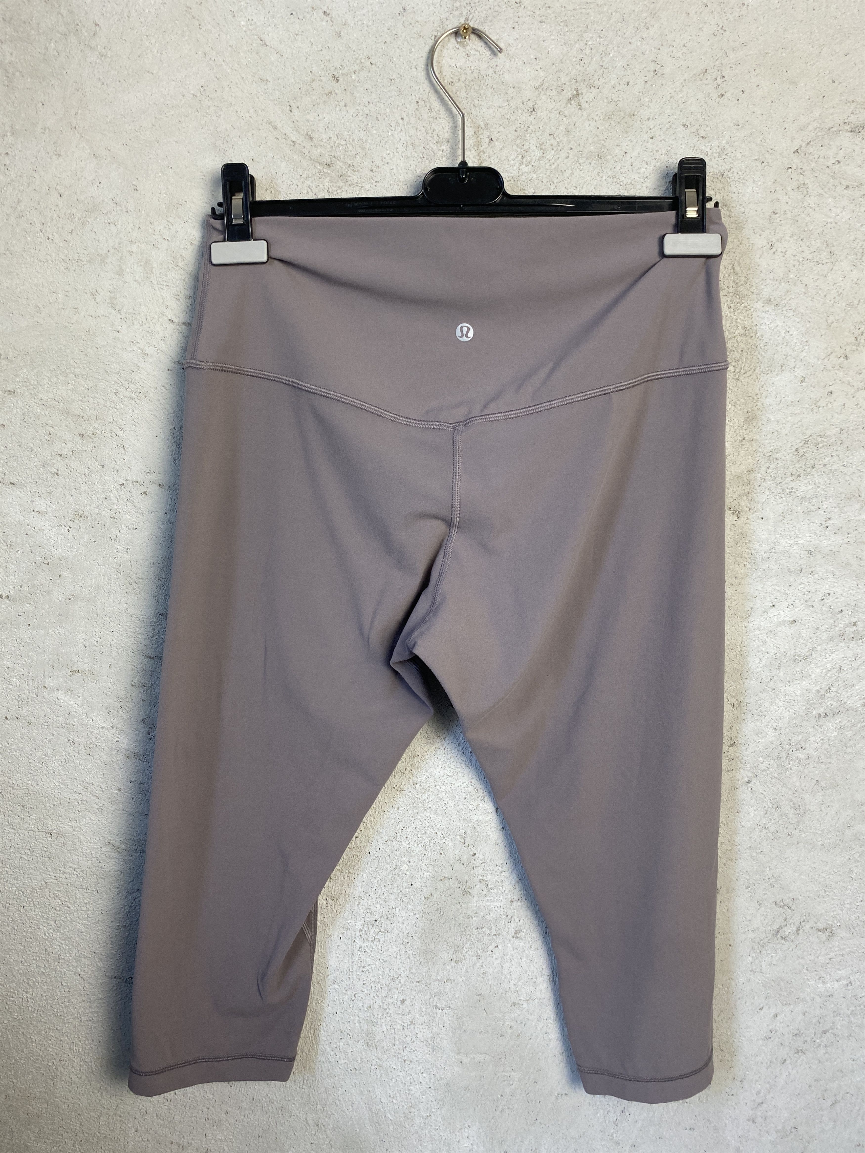 Lululemon Lululemon capri leggings yoga sport pilates gym Size 34" / US 12 / IT 48 - 1 Thumbnail