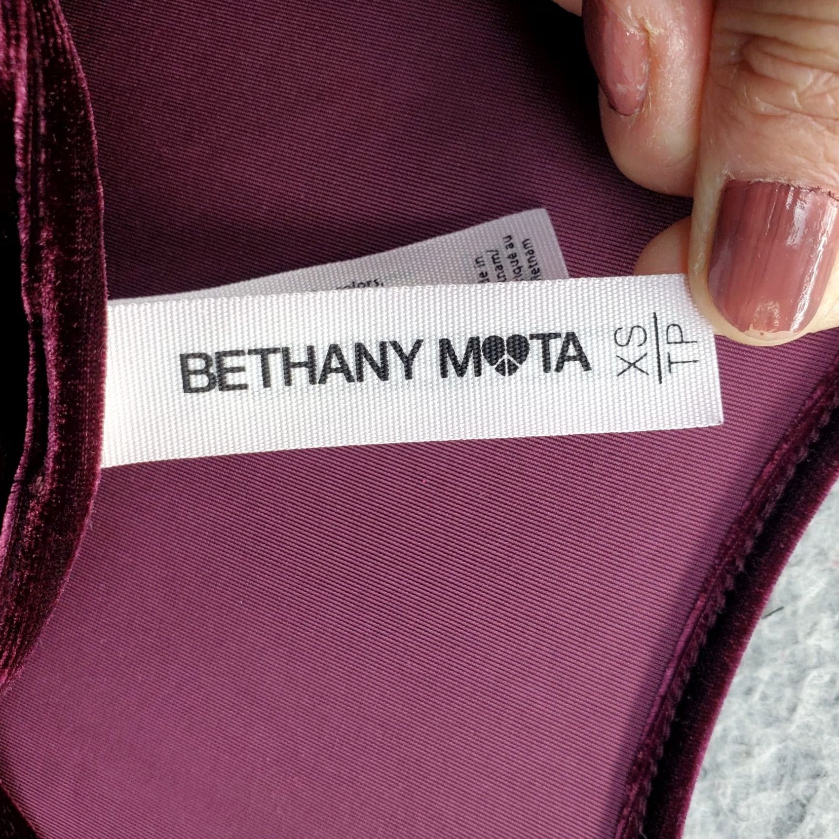 Velvet Bethany Mota Fit & Flare Dress Womens XS Burgundy Velvet Stretch V Neck Pullover Size XS / US 0-2 / IT 36-38 - 6 Thumbnail