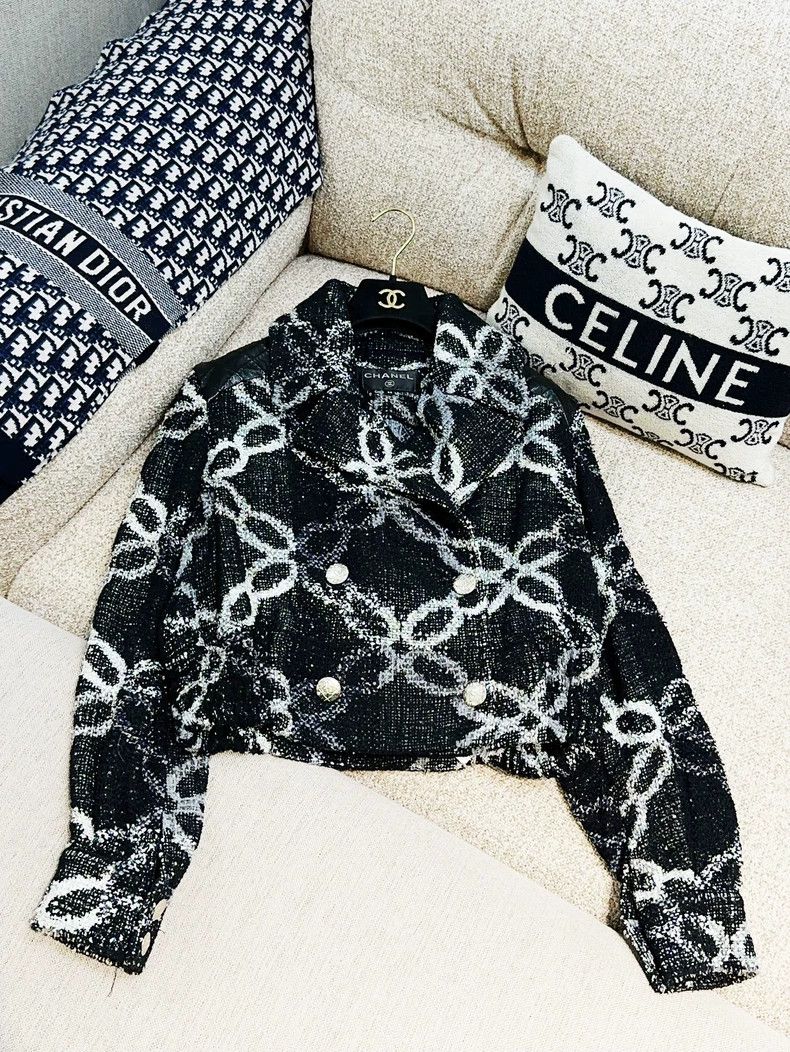 Chanel Chanel 19 styles of black and silver beaded embroidered la Size XS / US 0-2 / IT 36-38 - 1 Thumbnail