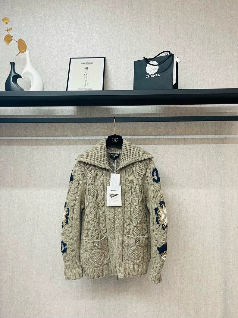 Chanel Chanel 24N Ski Series Popular Khaki Brown Knitted Jacket 25 Size XXS / US 00 / IT 34 - 1 Thumbnail