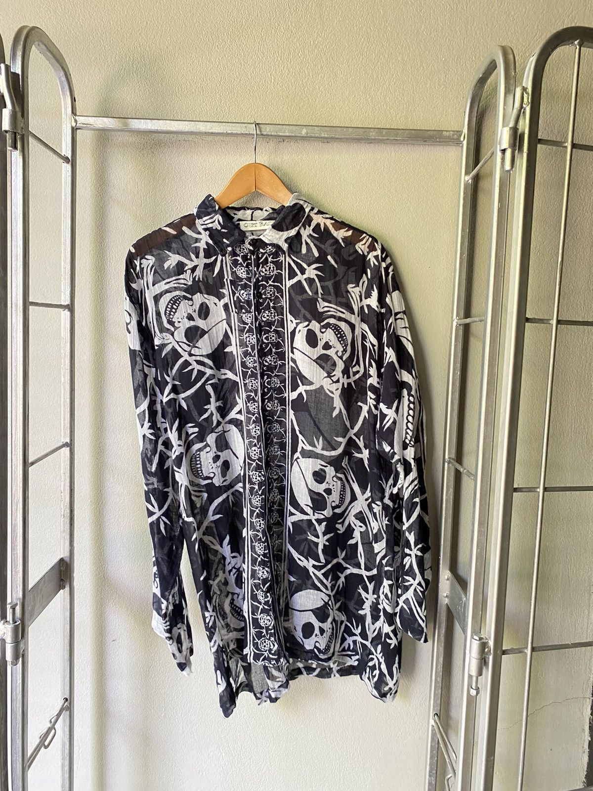 Out Back skull pirate printed shirt