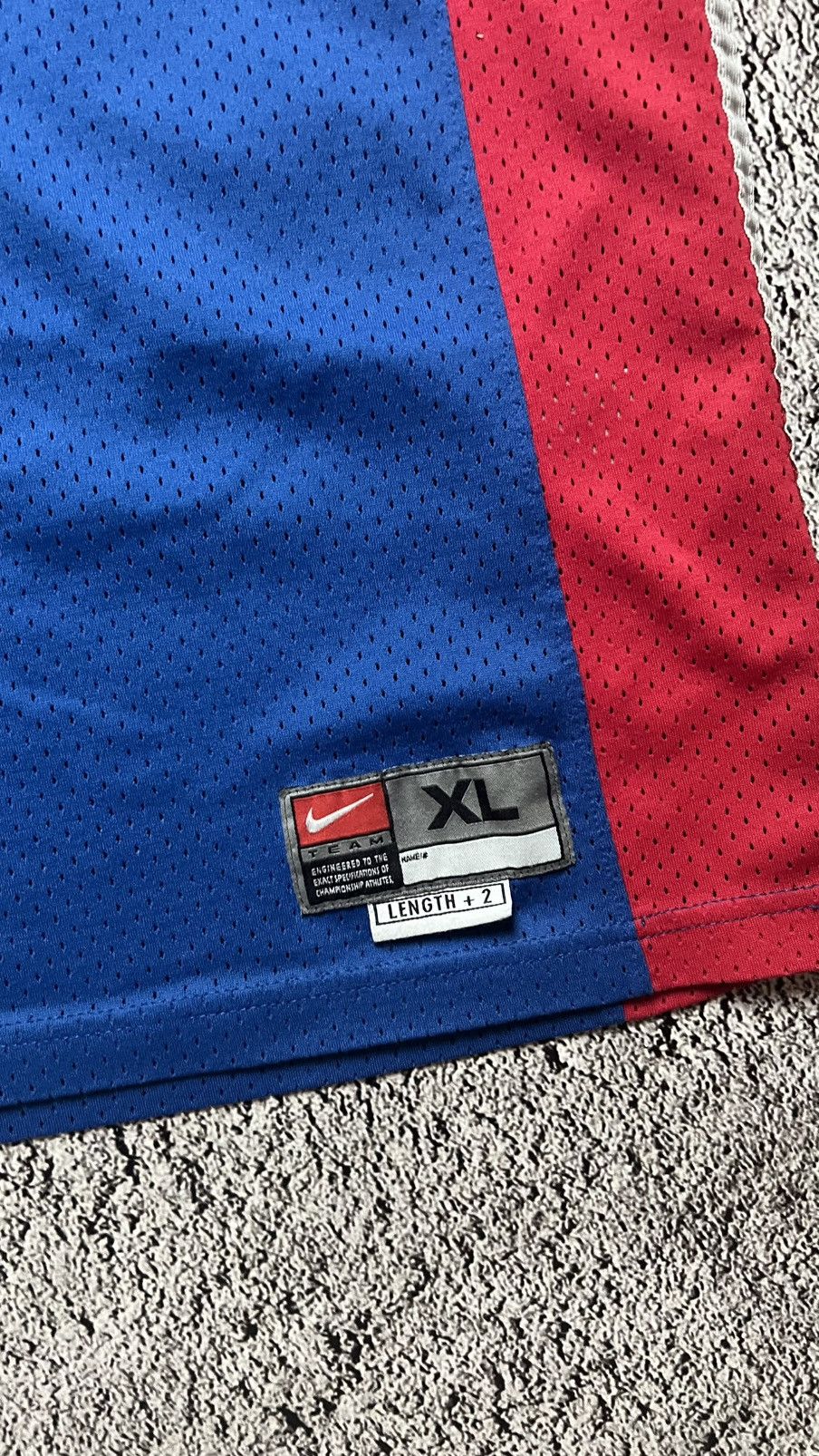 Early 00’s Detroit Pistons NBA Ben Wallace Nike jersey
