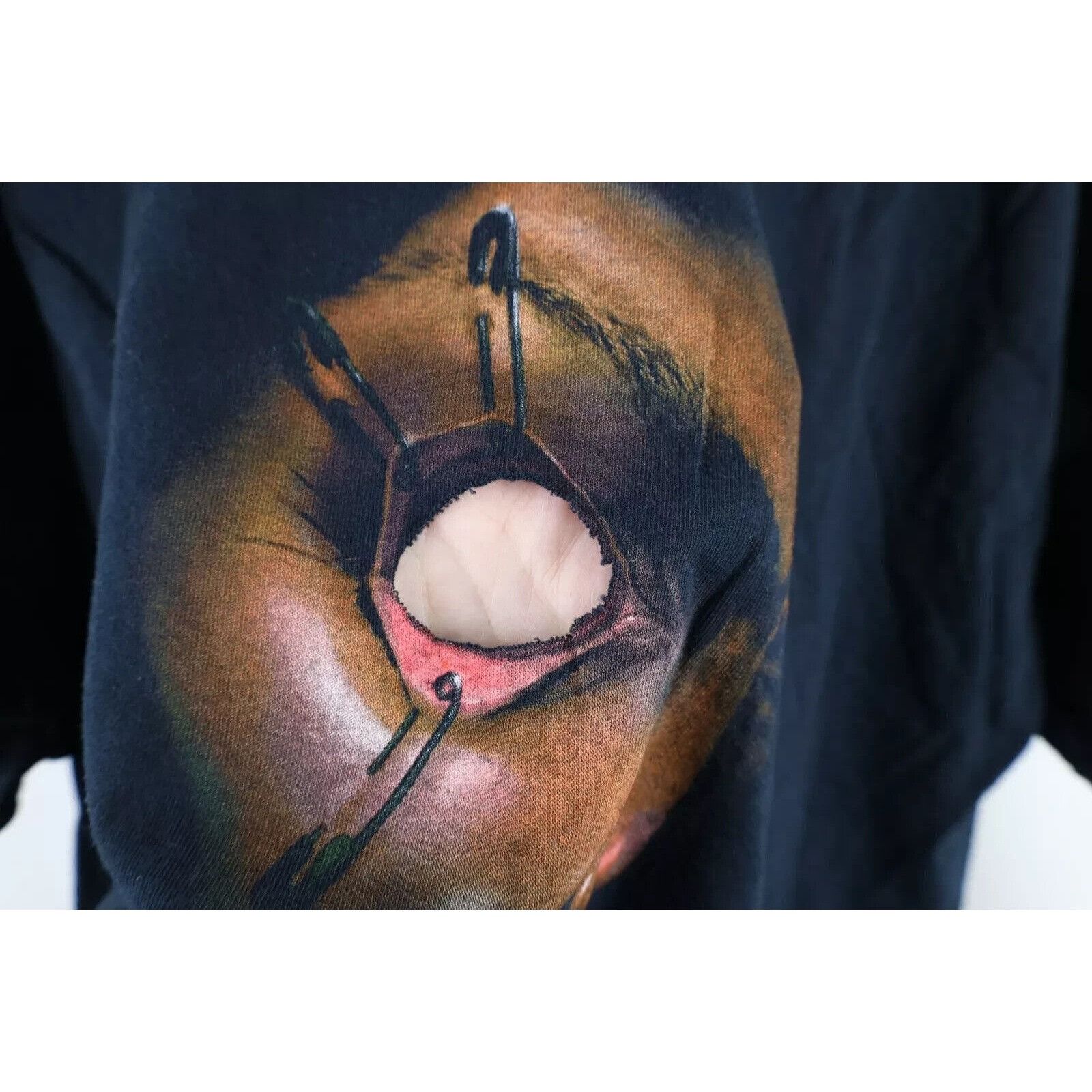 Vintage Vintage Streetwear Faded Halloween Open Eye Monster T-Shirt Size US XL / EU 56 / 4 - 11 Thumbnail