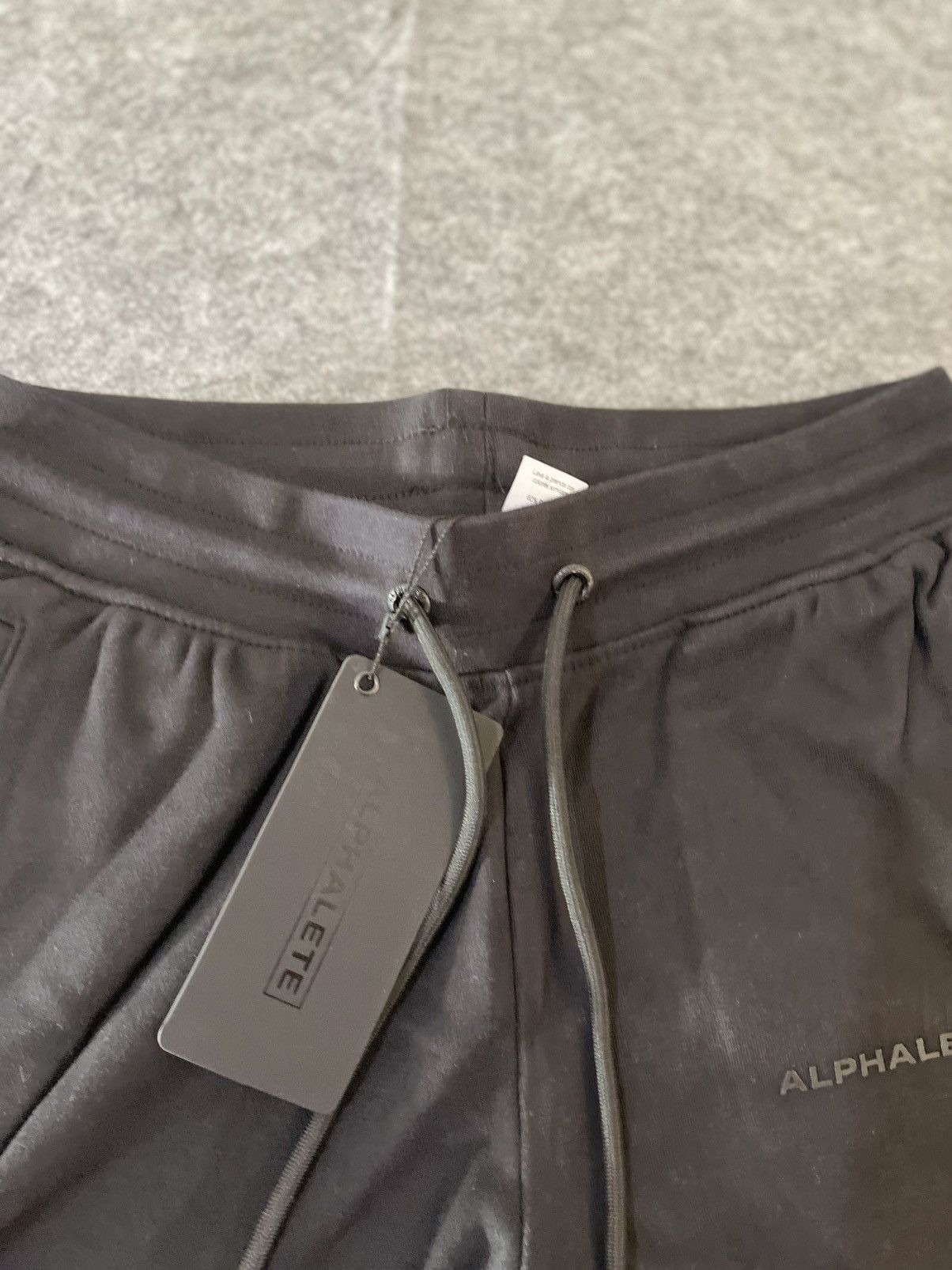 Alphalete Athletics Alphalete Black Women Athletic Shorts Size 24" / US 00 / IT 34 - 2 Thumbnail