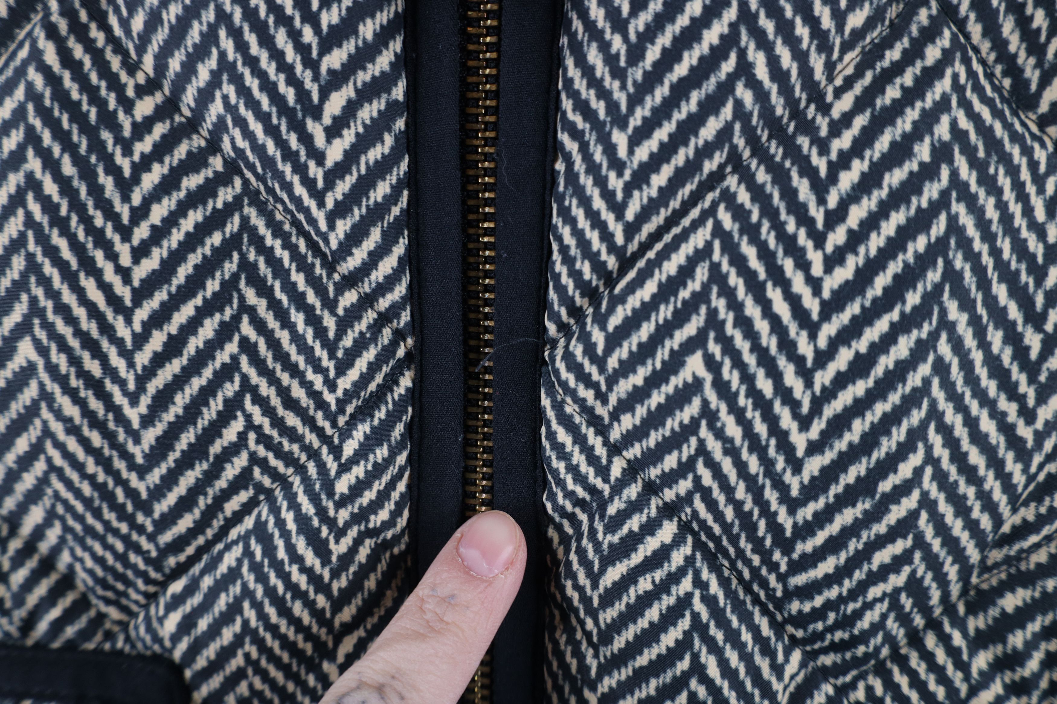 J.Crew × Vintage J Crew Herringbone Duck Down Full Zip Puffer Vest Jacket Size M / US 6-8 / IT 42-44 - 4 Thumbnail