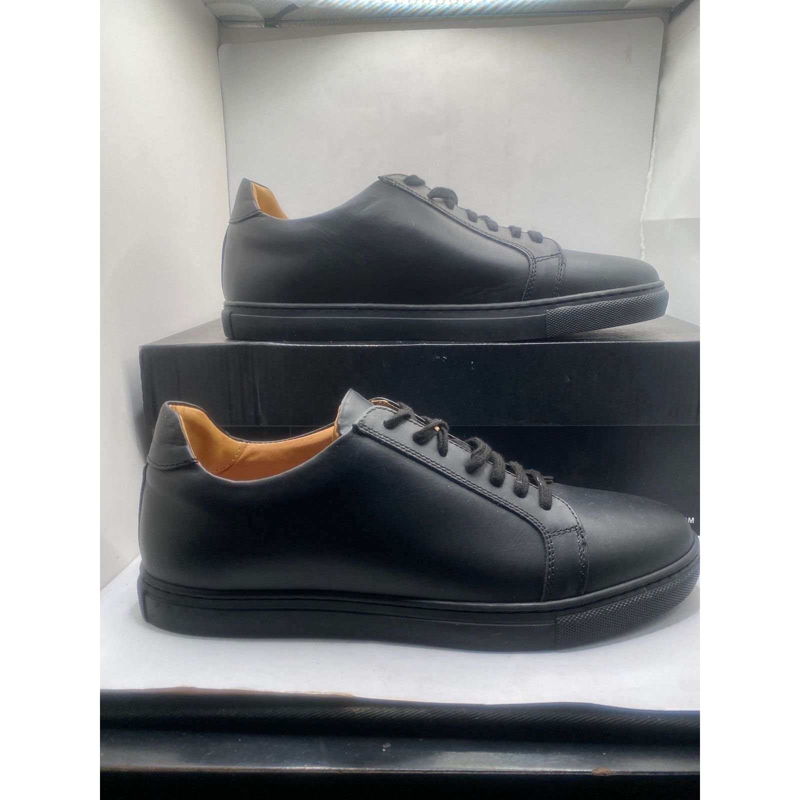 Bruno Magli Bruno Magli Daniel Low Top Sneaker (Men) Size 9.5 Size US 9.5 / EU 42-43 - 1 Thumbnail