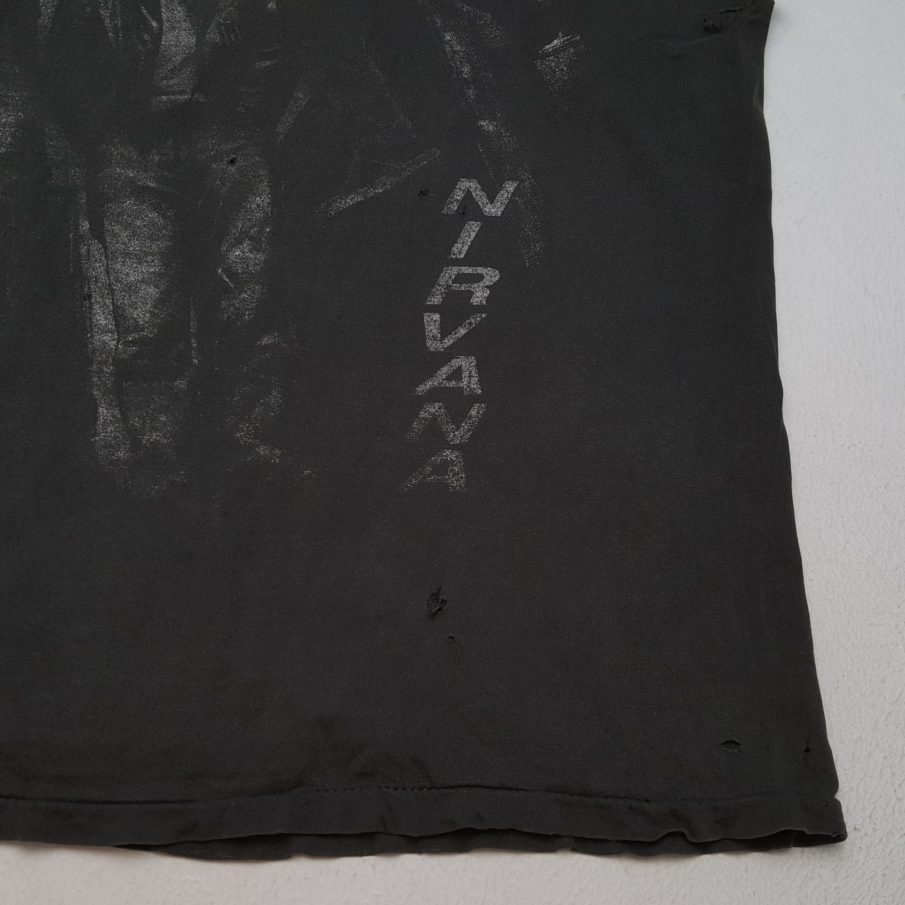 Band Tees × Vintage Vintage NIRVANA American Rock Band Distressed T-Shirts Size US L / EU 52-54 / 3 - 7 Thumbnail