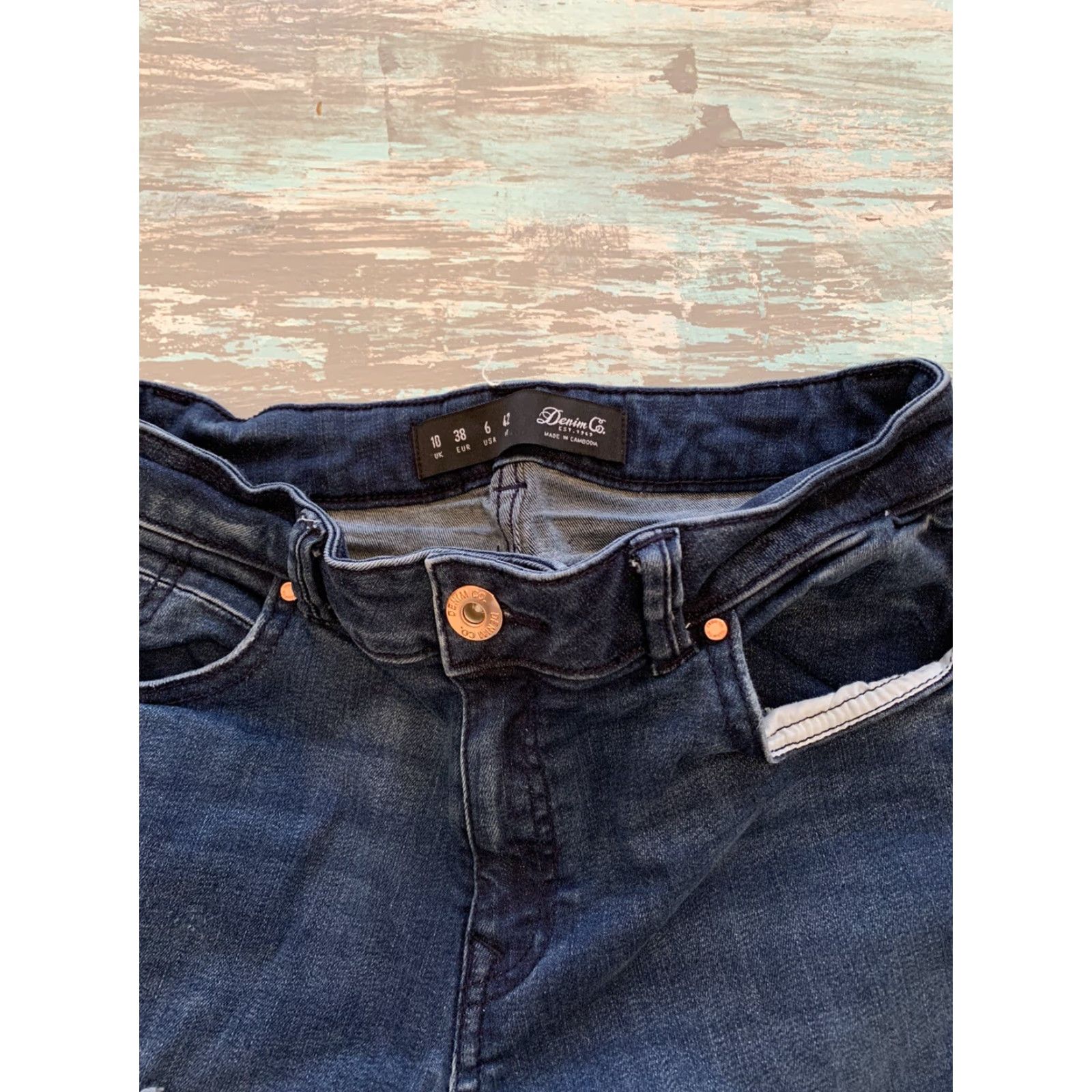 Denim & Co. VINTAGE 6 Denim Co Jeans Women's Dark Wash Distressed Stretch Denim Raw Hem 26" Inseam Blues Size 28" / US 6 / IT 42 - 4 Thumbnail