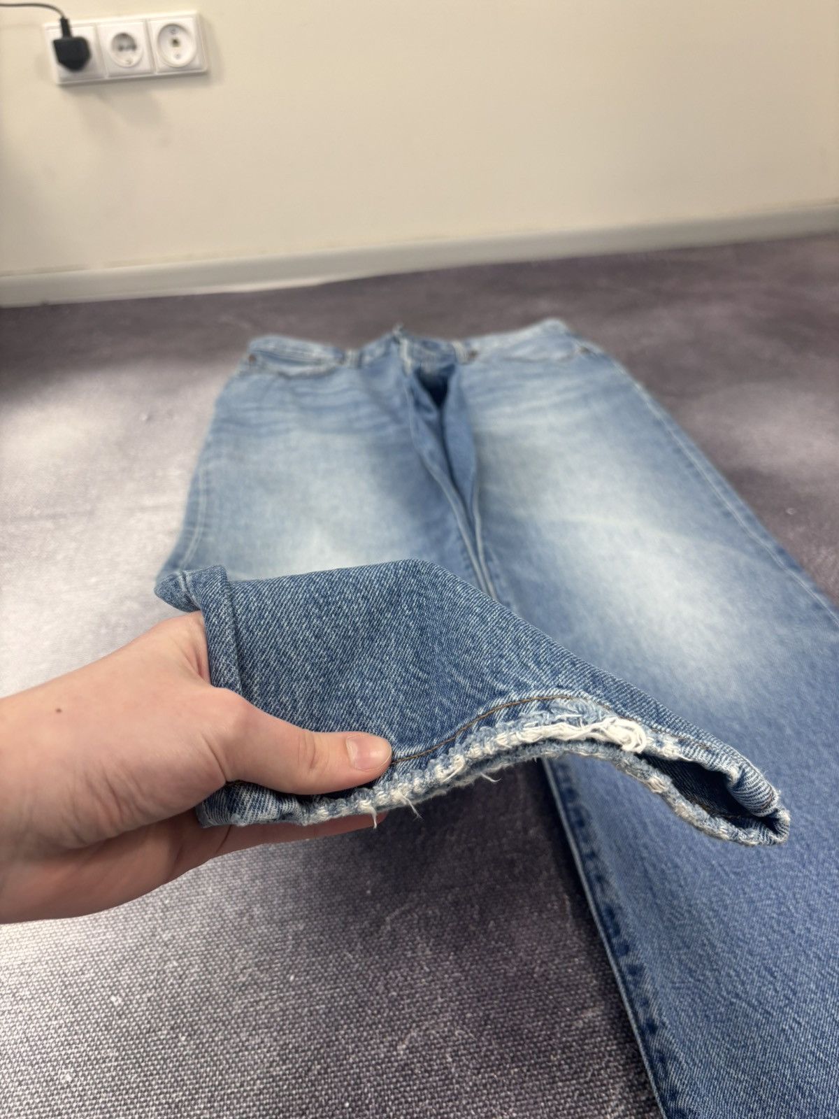 Levi's Levi’s 501 ‘90s Men’s Blue Straight Fit Selvedge Denim Jeans Size US 31 - 10 Thumbnail