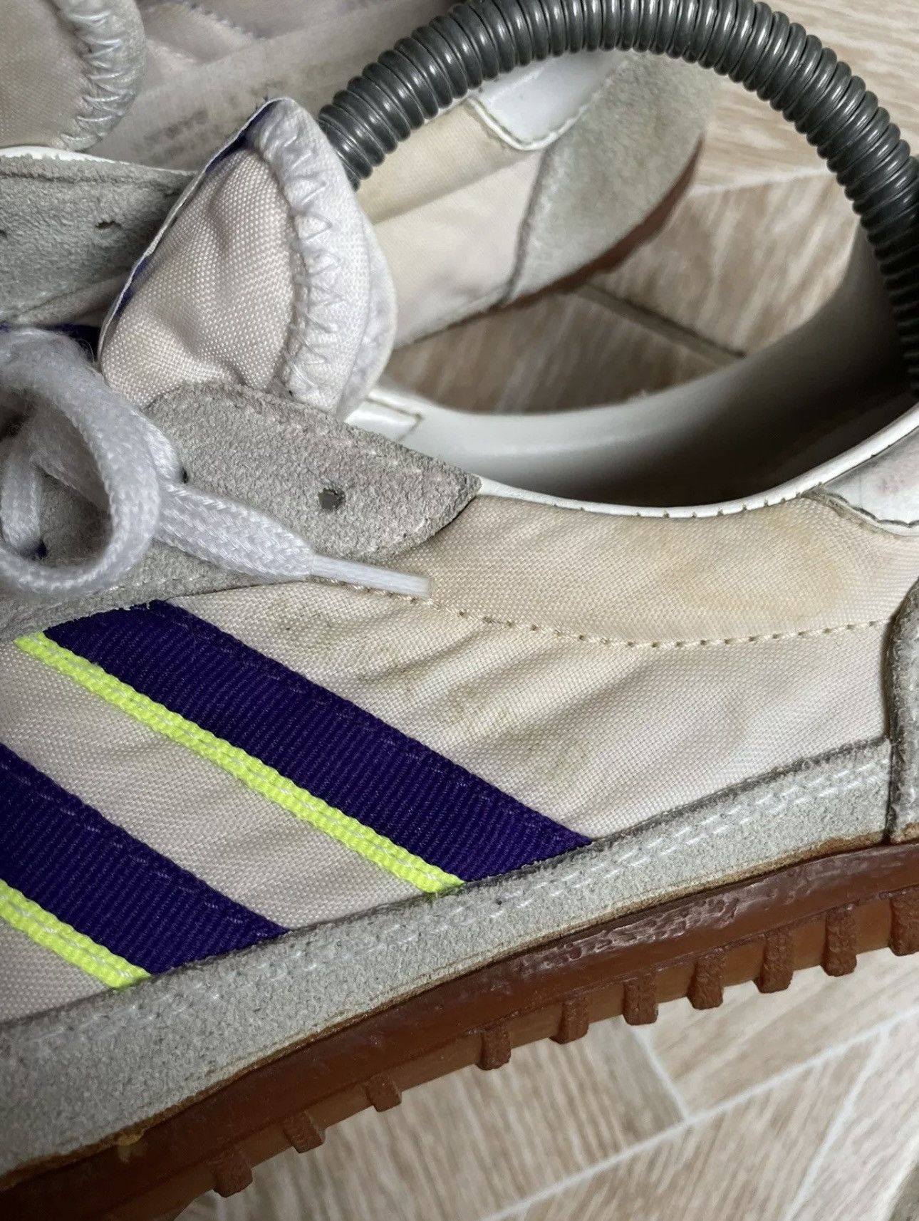 Adidas Adidas Indoor Super Size US 7 / EU 40 - 2 Thumbnail