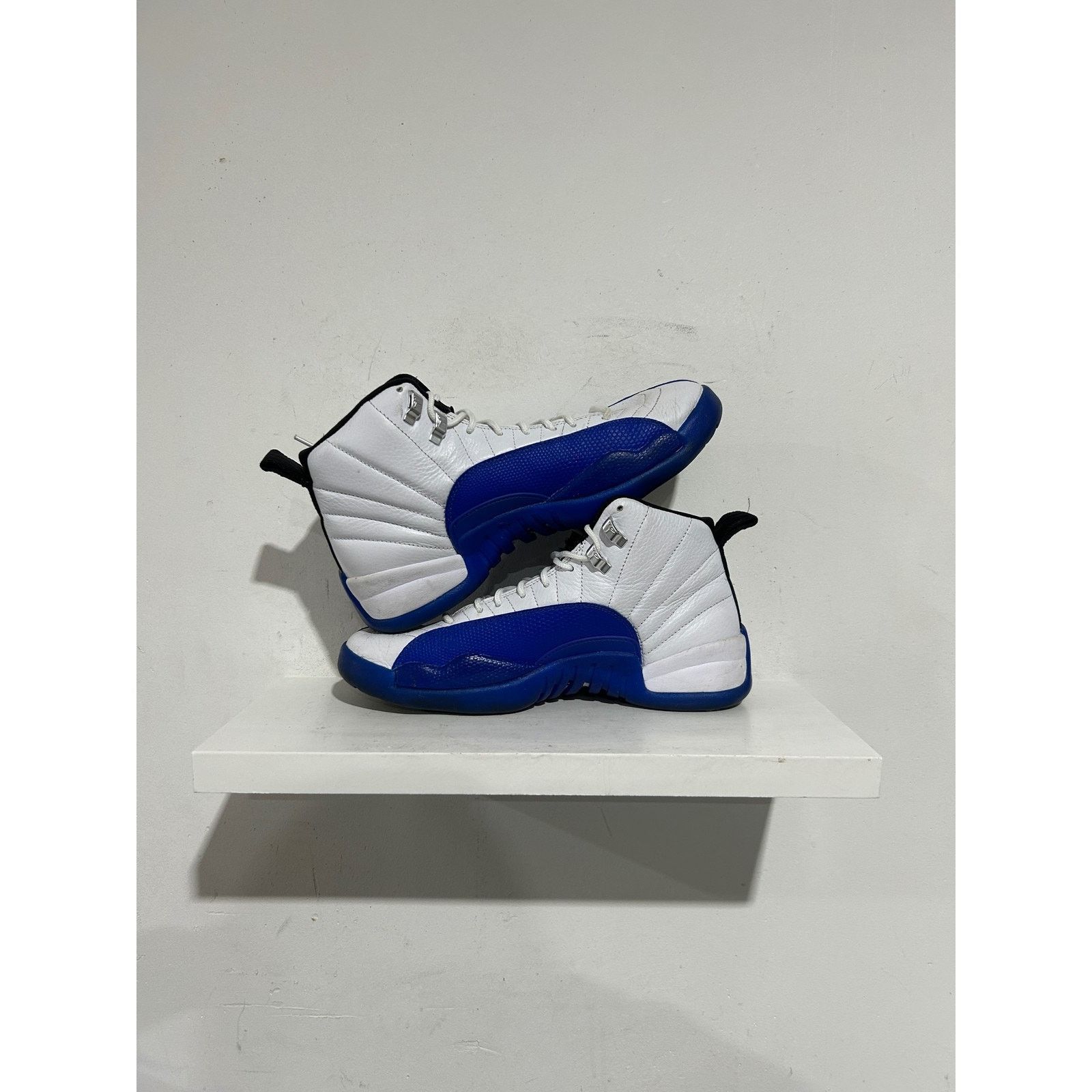 Nike NIKE JORDAN 12 BLUEBERRY SIZE 8.5 PREOWNED Size US 8.5 / EU 41-42 - 2 Thumbnail