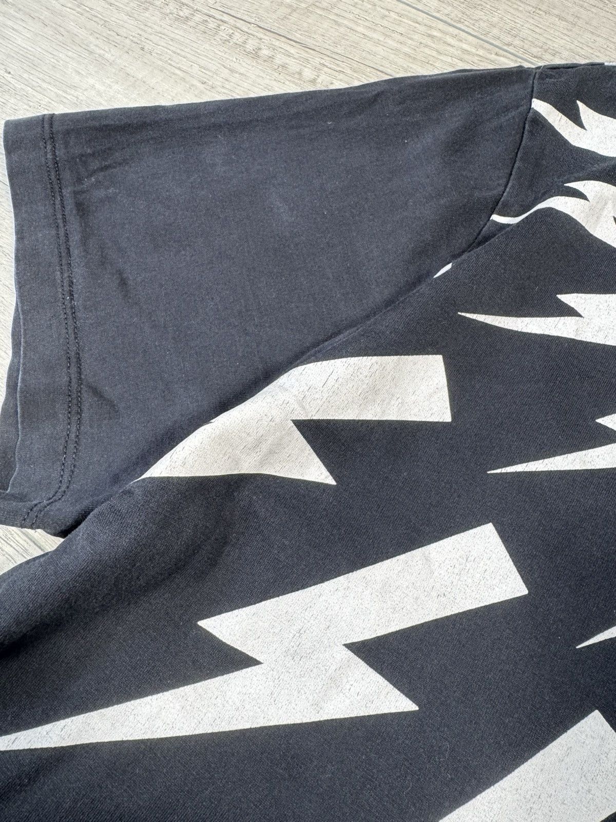 Neil Barrett Neil Barrett Thunderbolt Faded T-Shirt Size US L / EU 52-54 / 3 - 5 Thumbnail