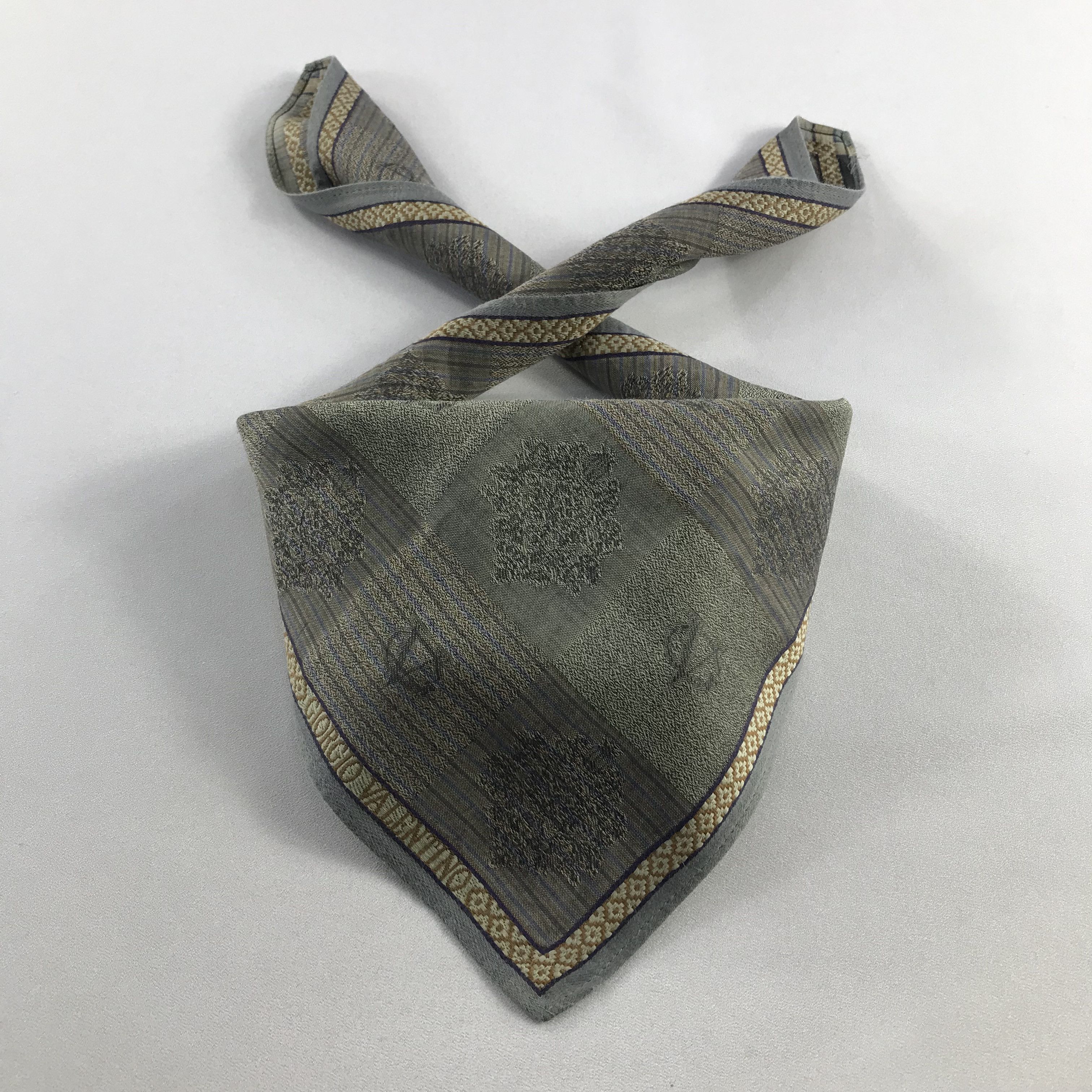 Vintage Giorgio Valentino Handkerchief / Bandana / Neckerchief C716 Size ONE SIZE - 1 Thumbnail