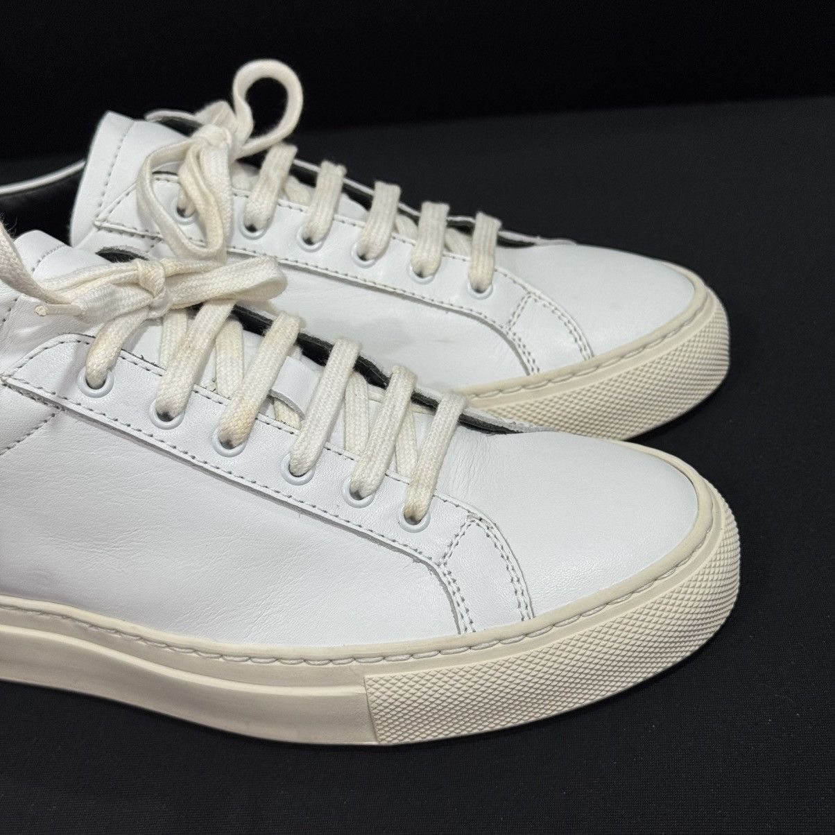 Common Projects Common Projects Women’s Achilles Low – White/Black Size US 5 / IT 35 - 15 Thumbnail
