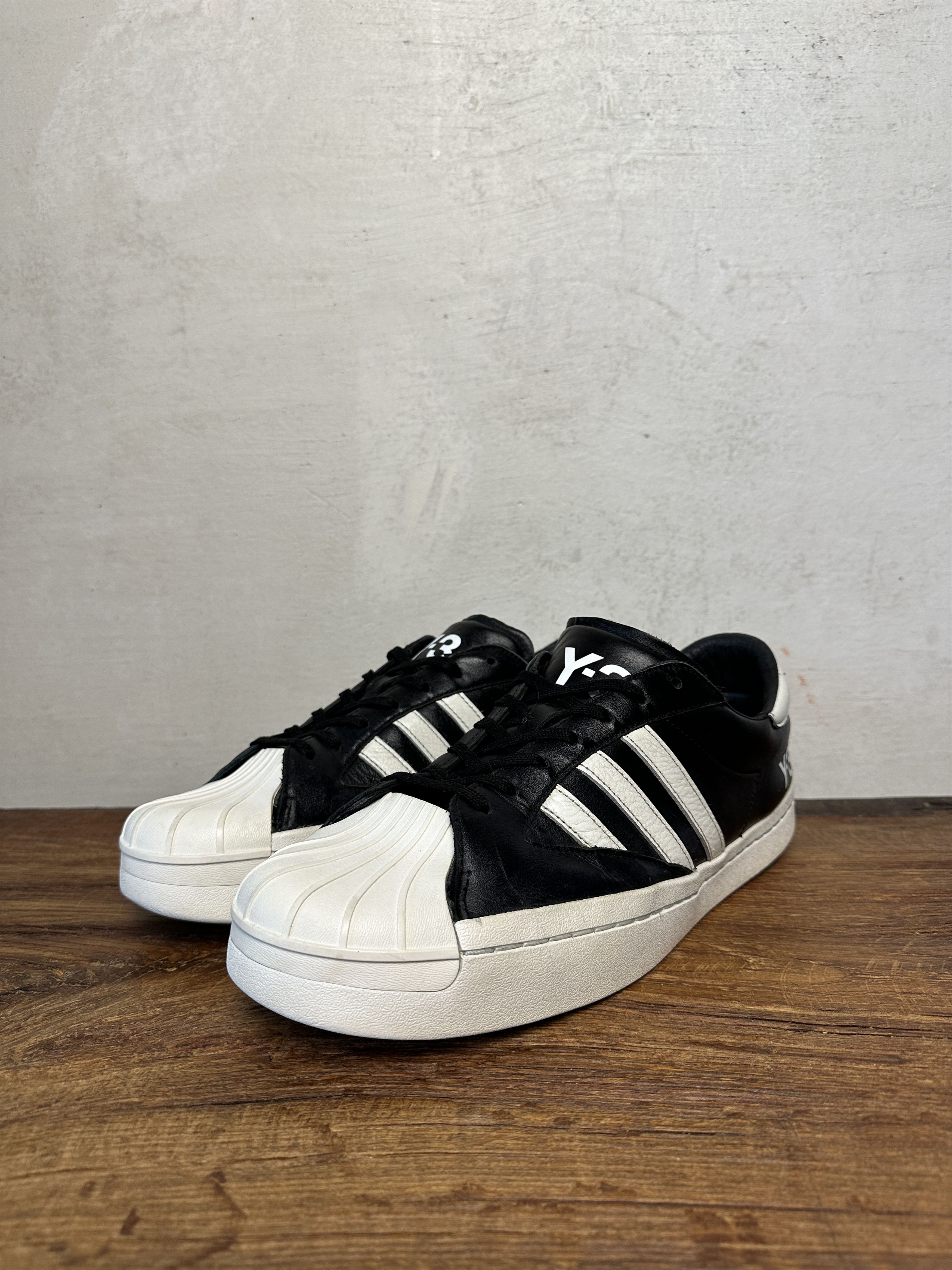 スニーカー Y-3 Y3 Yamamoto Sneakers Men Fabric Black/White s-l1200.jpg