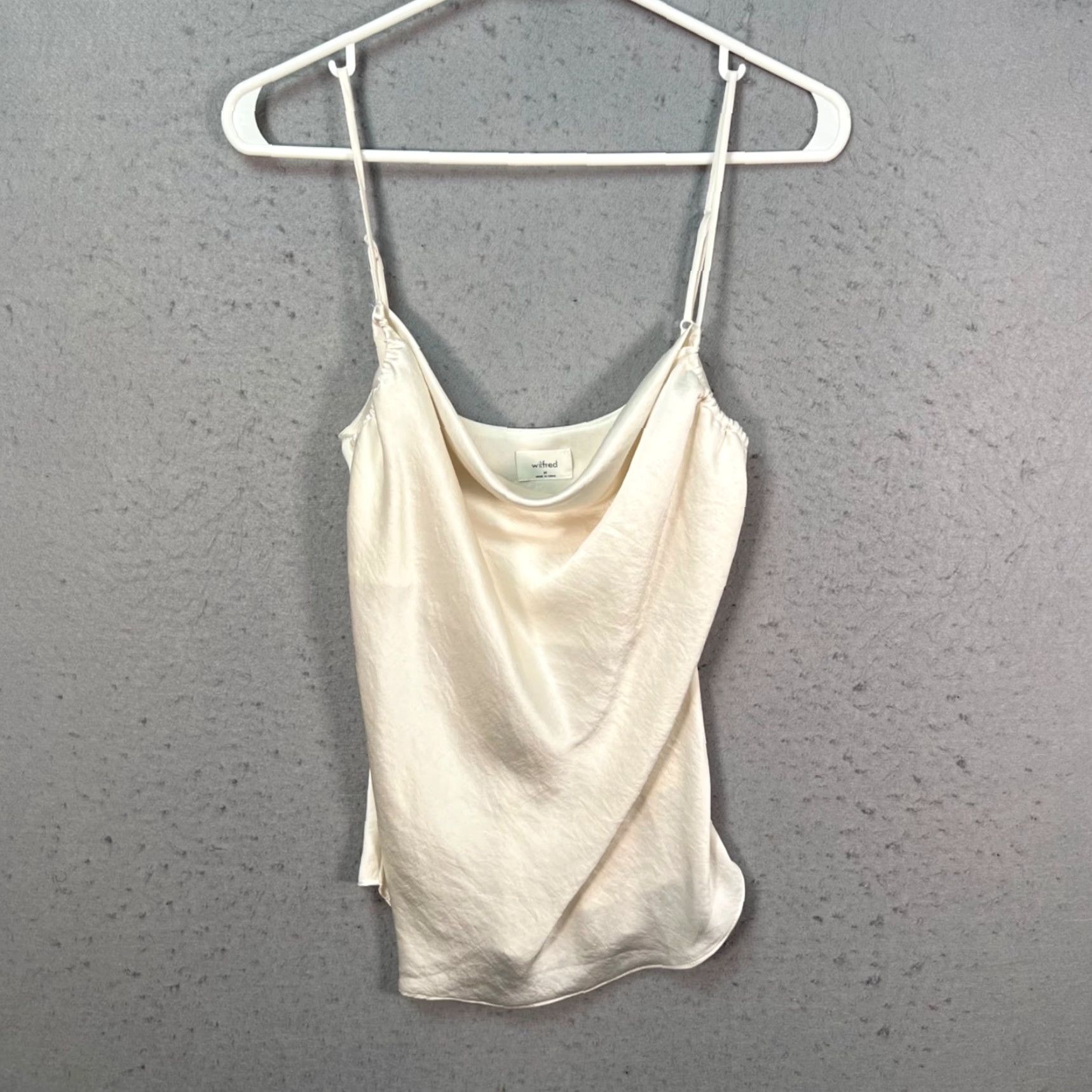 Vintage Wilfred Satin Ivory Camisole Adjustable Straps 100% Polyester Womens Medium Shirt Tank M Ivory Satin Camisole Wilfred Women's M Size ONE SIZE - 2 Thumbnail