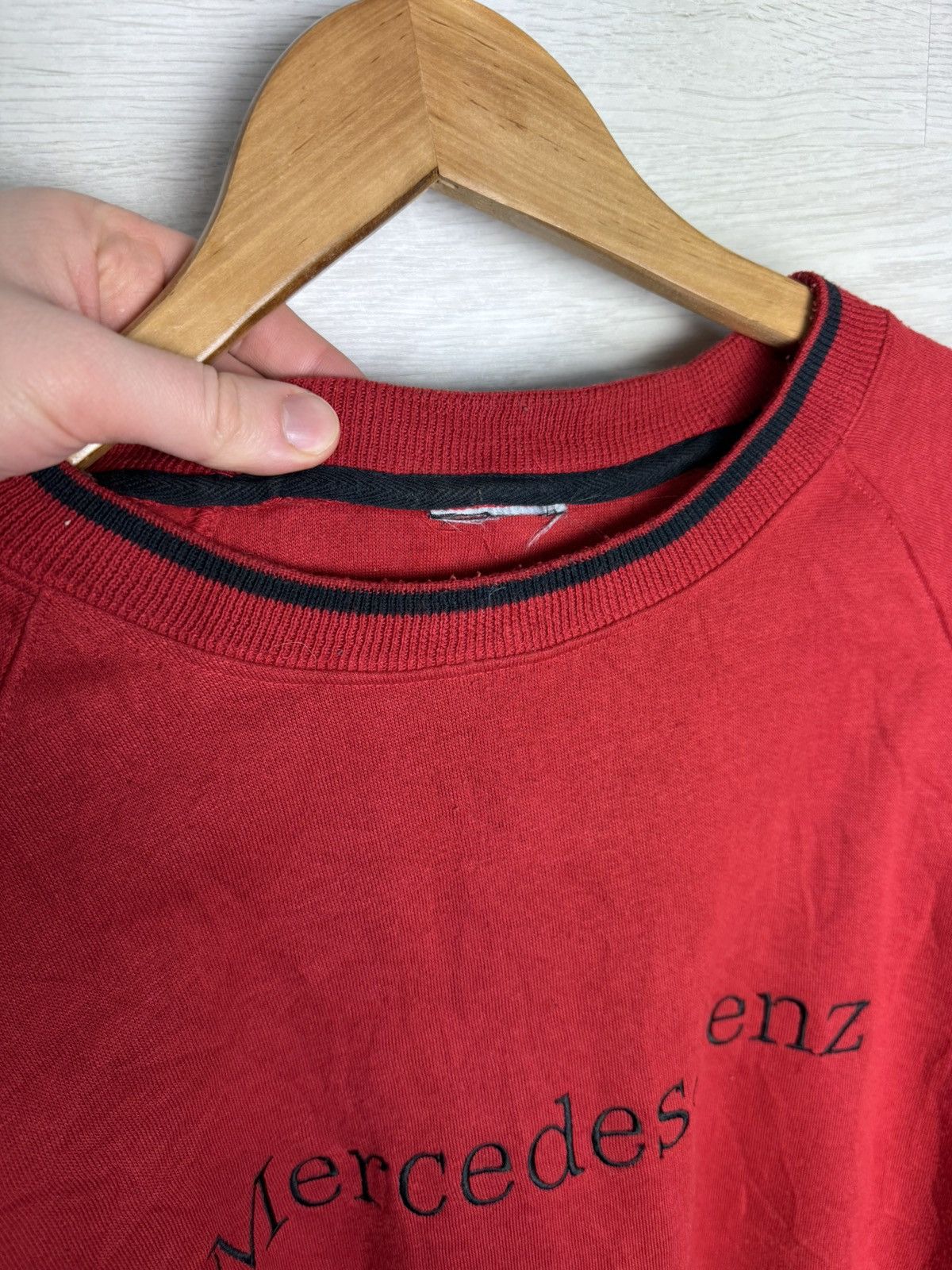 Vintage Mercedes-Benz Sweatshirt Classic Red Oversized Size US L / EU 52-54 / 3 - 4 Thumbnail