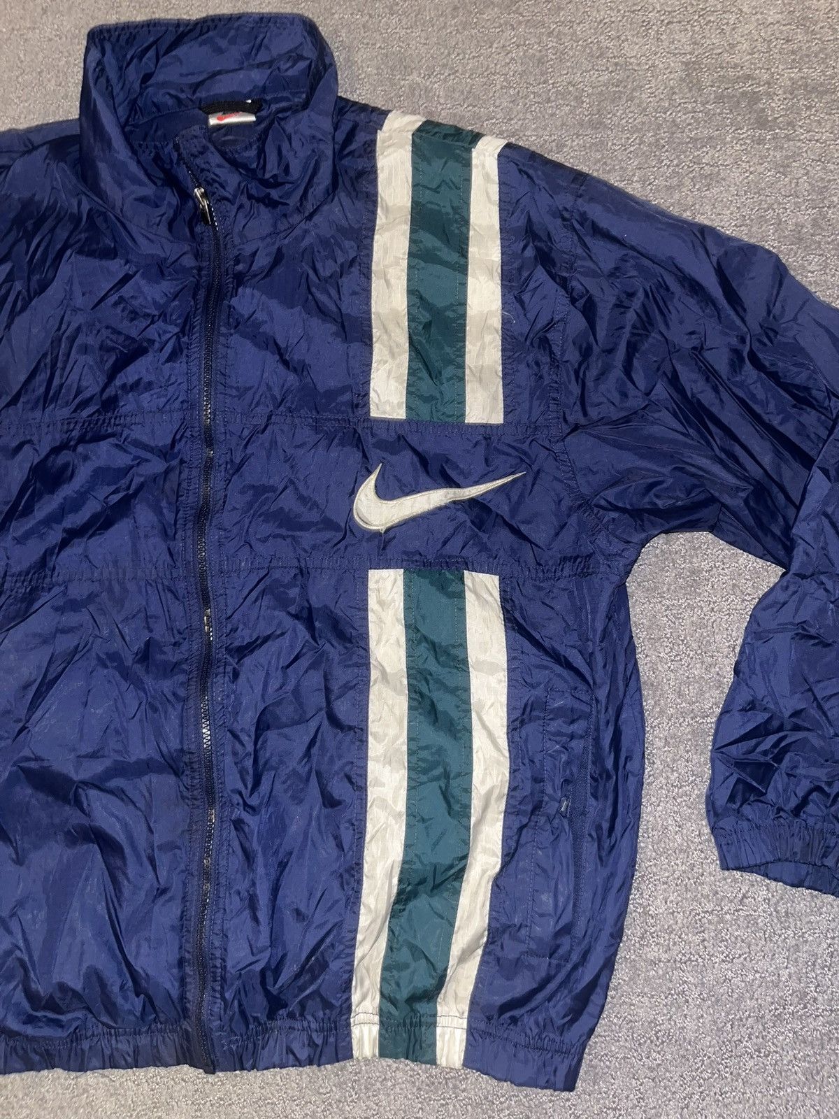 Nike × Vintage Nike 90s Vintage Navy Green Big Logo Windbreaker Jacket Size US L / EU 52-54 / 3 - 3 Thumbnail