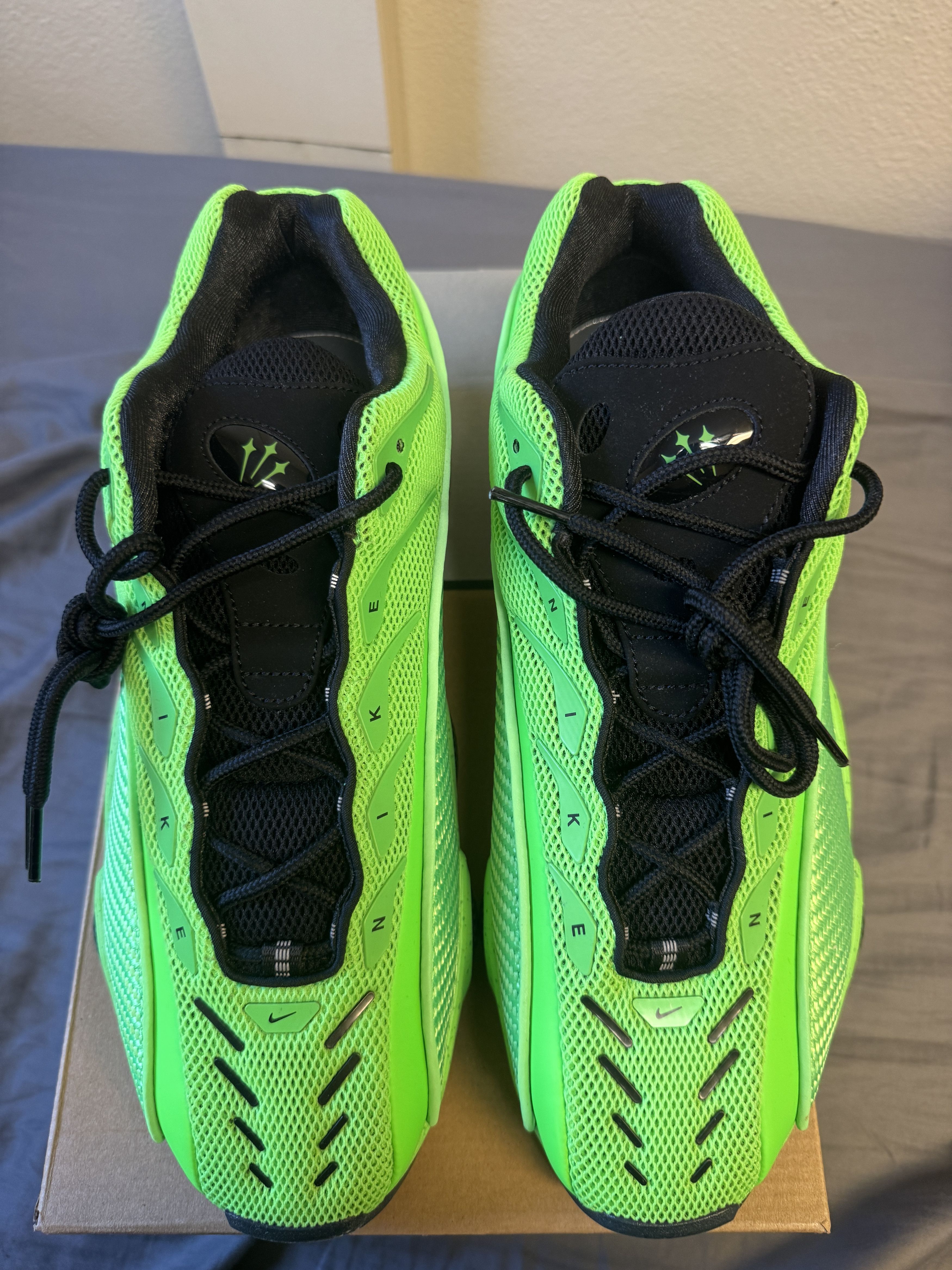 NOCTA × Nike NIKE NOCTA GLIDE EYBL PE SLIME GREEN Size US 12 / EU 45 - 2 Thumbnail