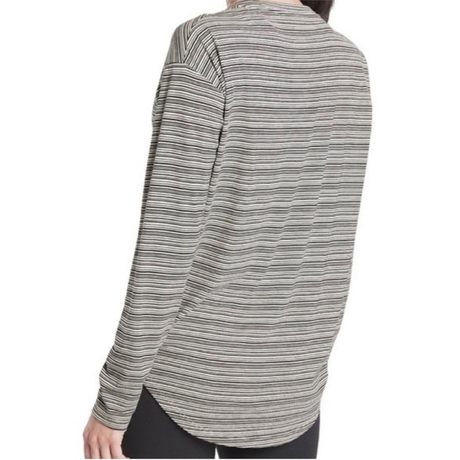 Athleta Athleta Cloudlight Gray & White Striped Long Sleeve Top Sz S Size S / US 4 / IT 40 - 2 Thumbnail