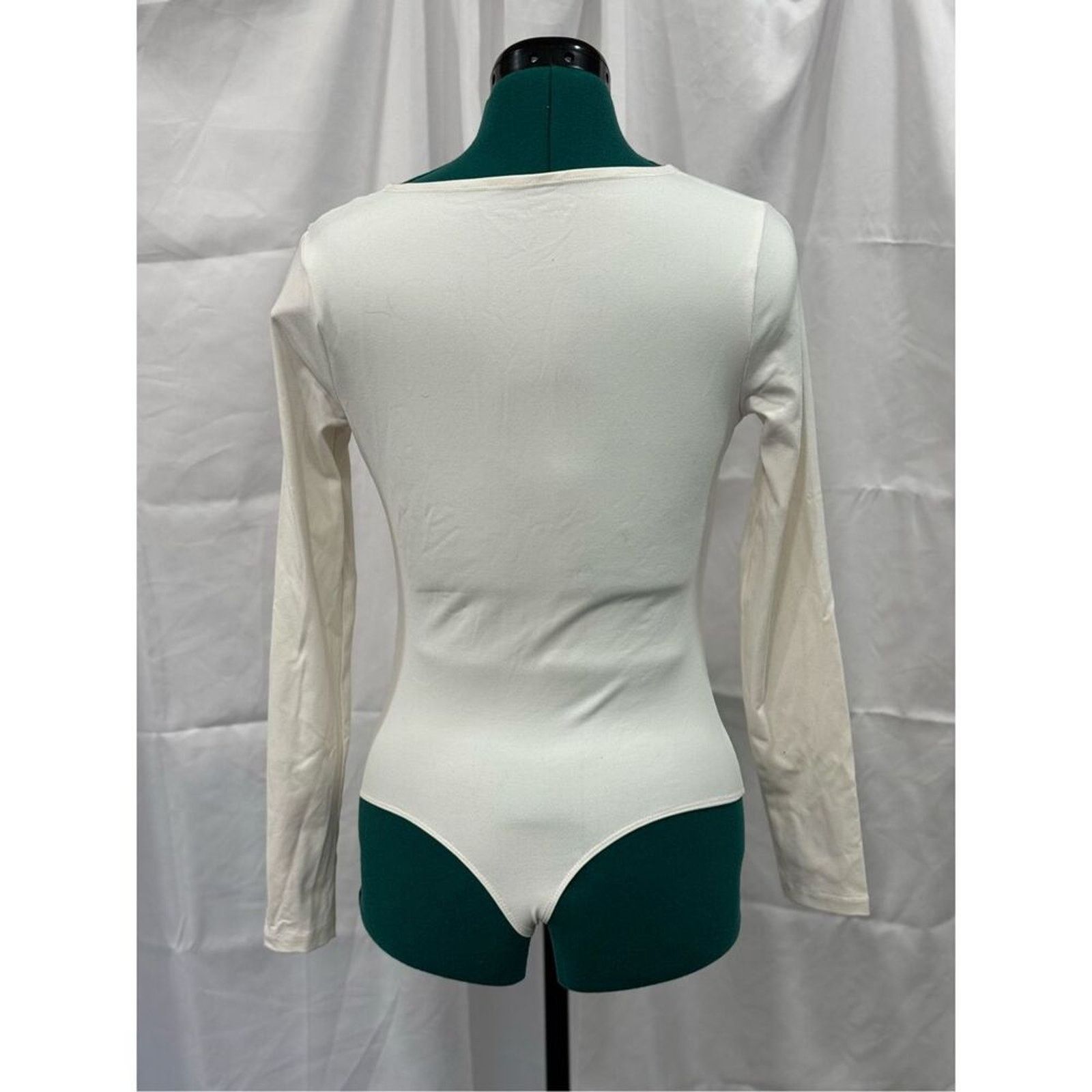 Abercrombie & Fitch A&F White Long Sleeve Keyhole Bodysuit | Sz S, NWT Size S / US 4 / IT 40 - 4 Thumbnail