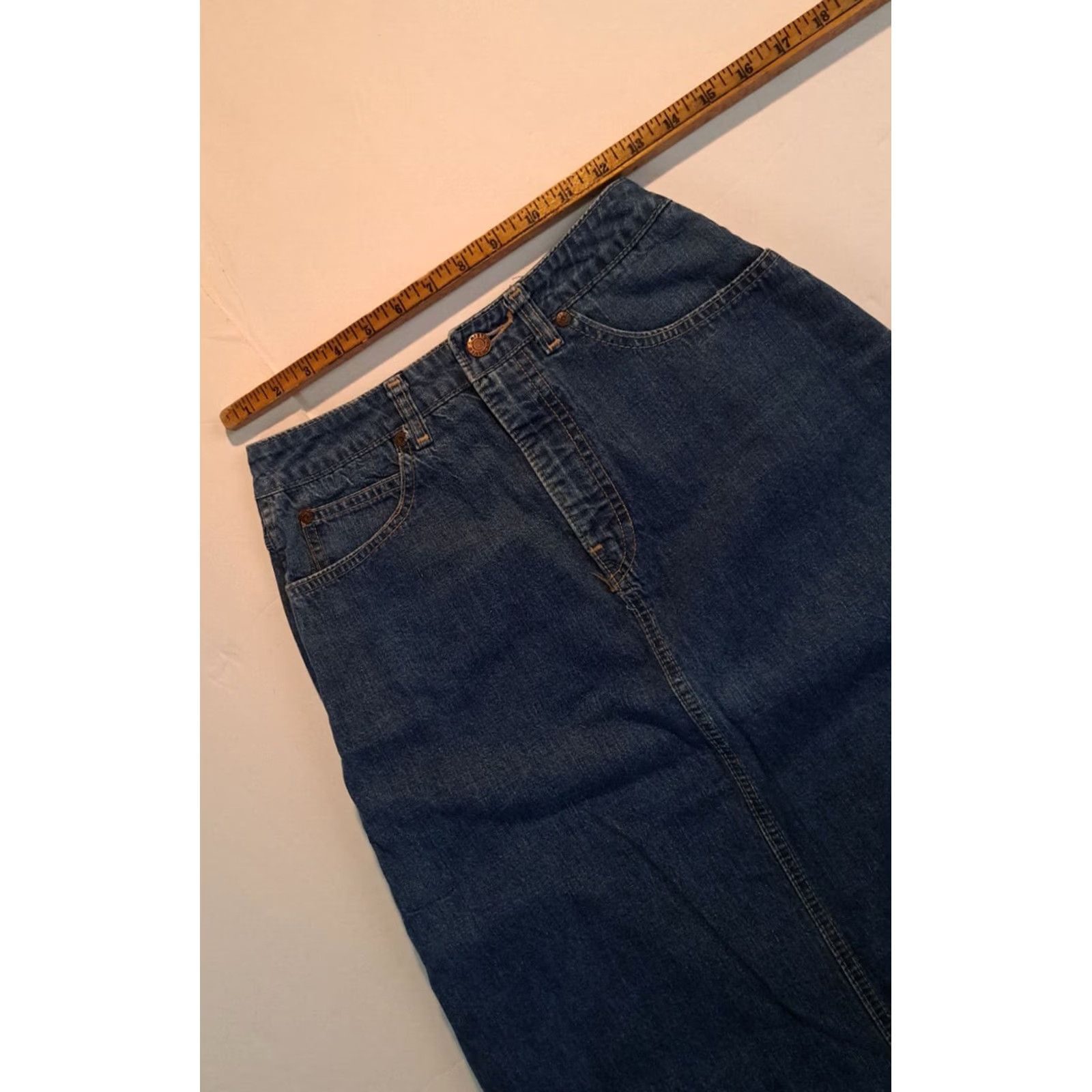 Calvin Klein Calvin Klein Skirt Women Denim Knee Length Flare Blue 6 Small-Medium EUC USA Made Size 28" / US 6 / IT 42 - 6 Thumbnail