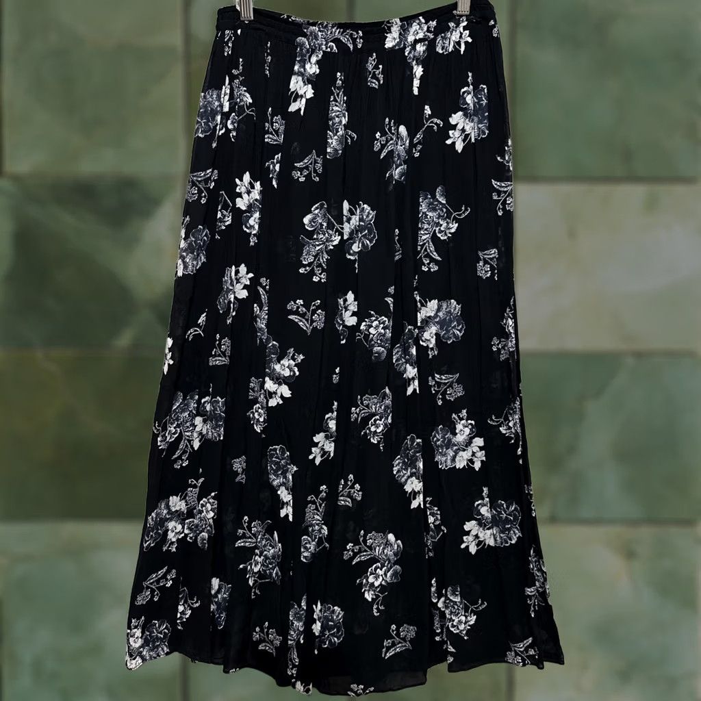 Free People VINTAGE? No. Free People Lydia Floral Chiffon Maxi Skirt Women's M Black White Viscose Size 32" / US 10 / IT 46 - 1 Thumbnail