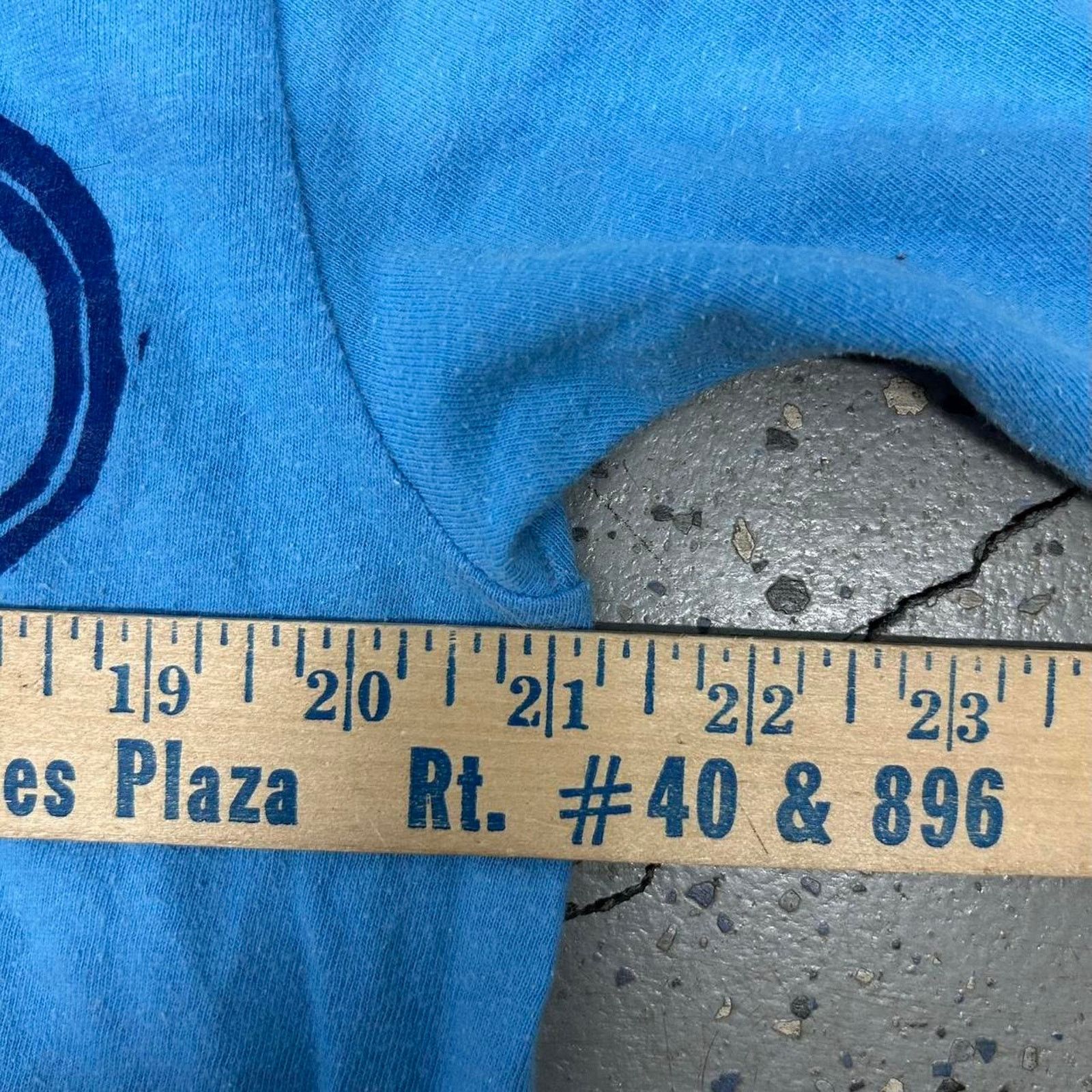 Hanes VTG 80s Hanes blue butterfly graphic t-shirt Size XL / US 12-14 / IT 48-50 - 4 Thumbnail