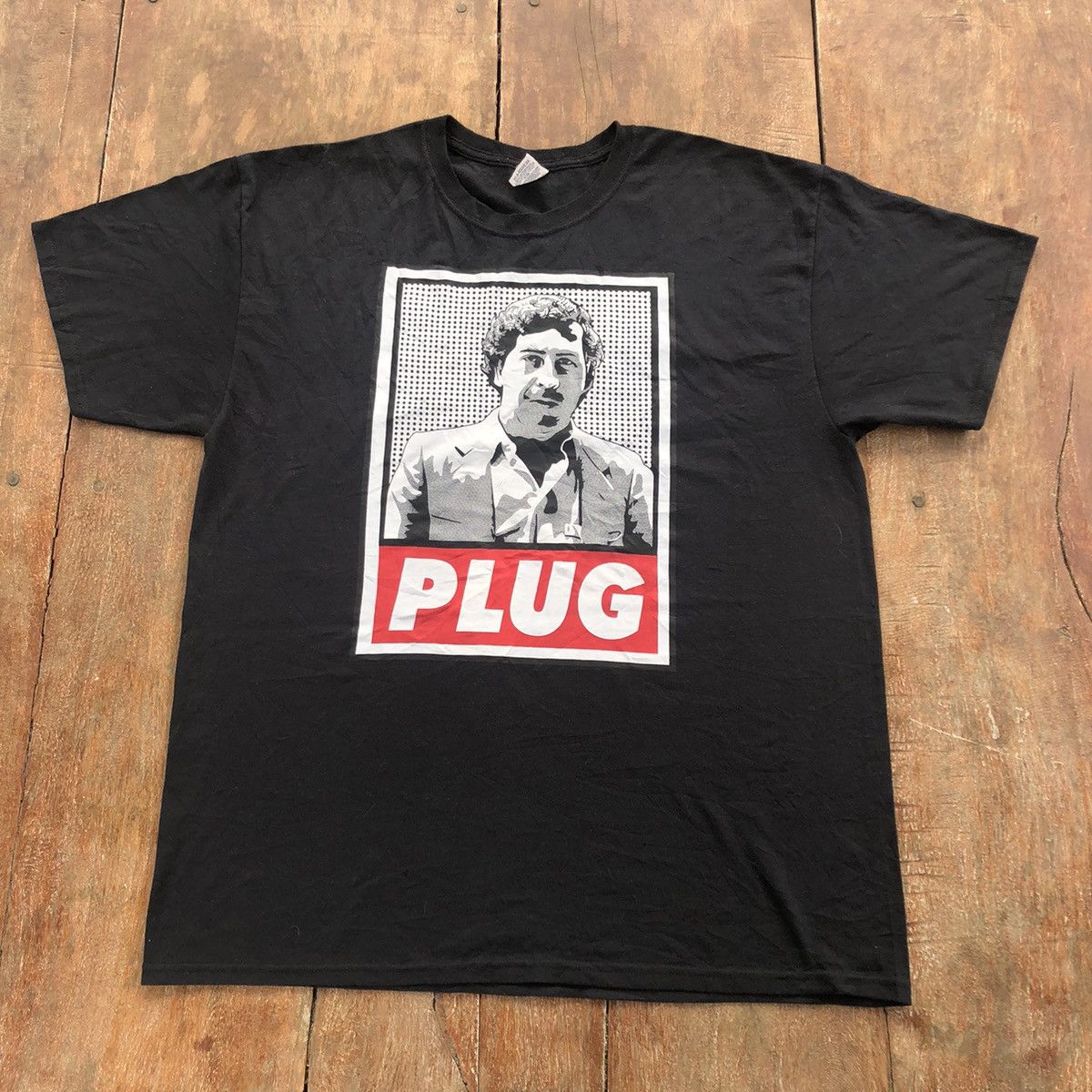 Japanese Brand Thrashed Faded Pablo Escobar PLUG Rare Shirt Size US XL / EU 56 / 4 - 2 Thumbnail
