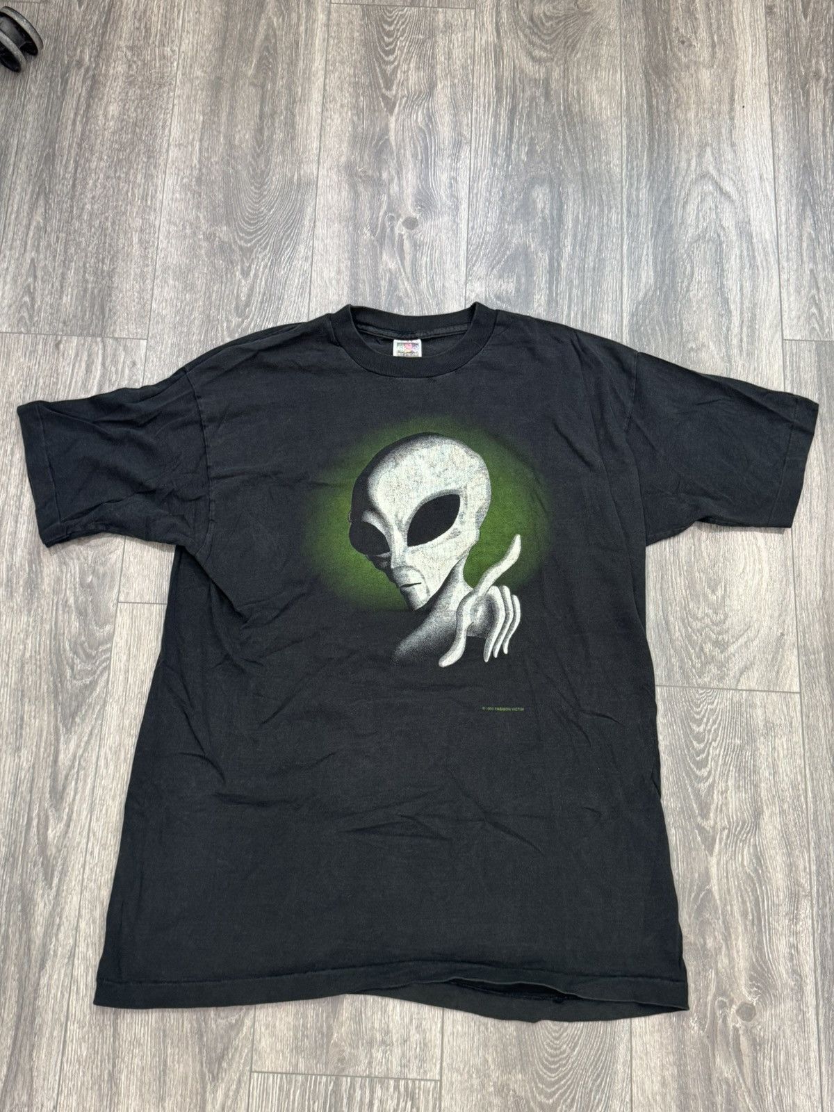 Fashion Victim Vintage 👽 90s 1995 Fashion Victim Alien Tee Size US XL / EU 56 / 4 - 1 Thumbnail
