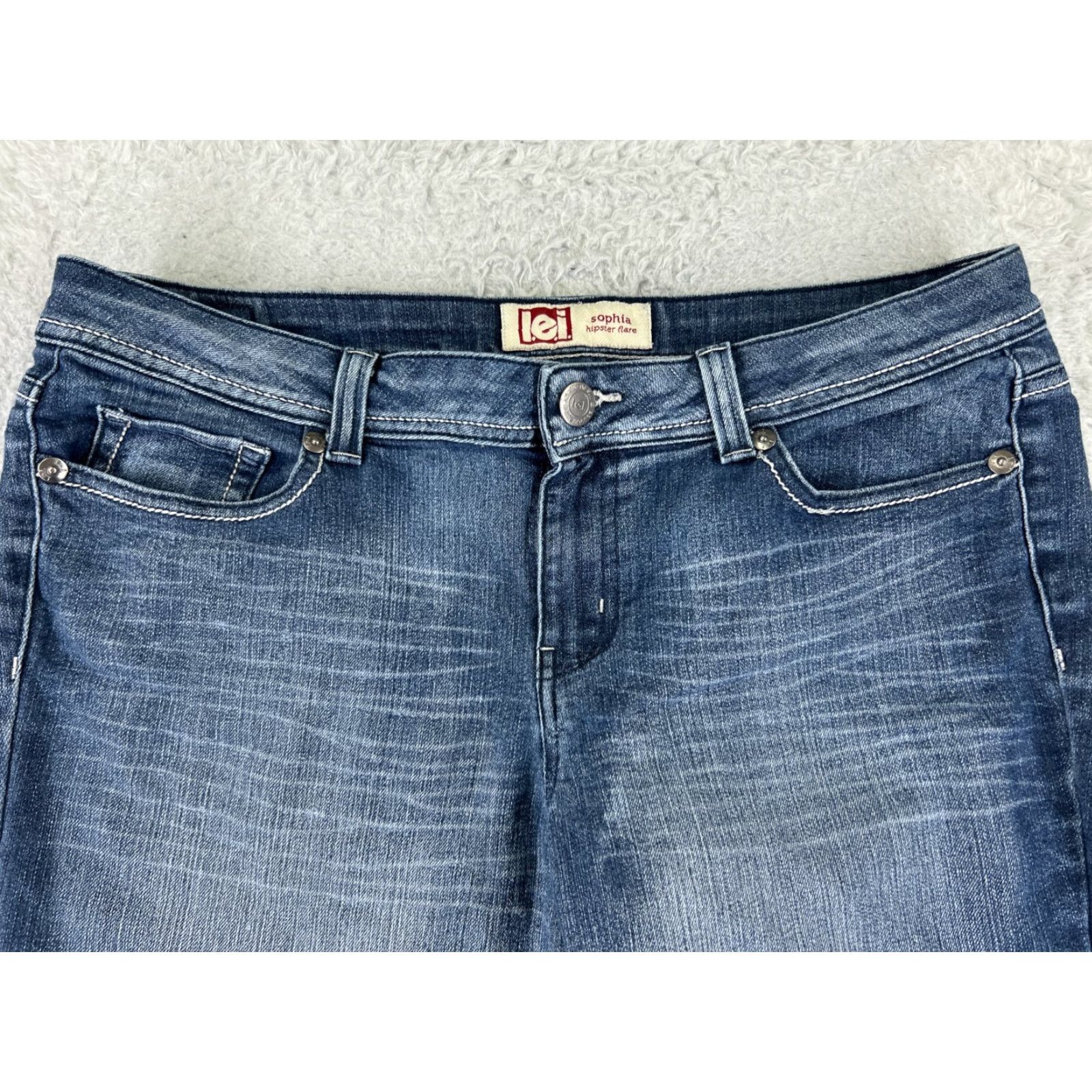 Vintage Maurices Jeans Womens 17 Blue Denim Flared Hipster 34x26 Cotton Stretch Distressed Medium Wash 5-Pocket Regular Rise Mens? Wait. Size 38" / US 16 / IT 52 - 4 Thumbnail