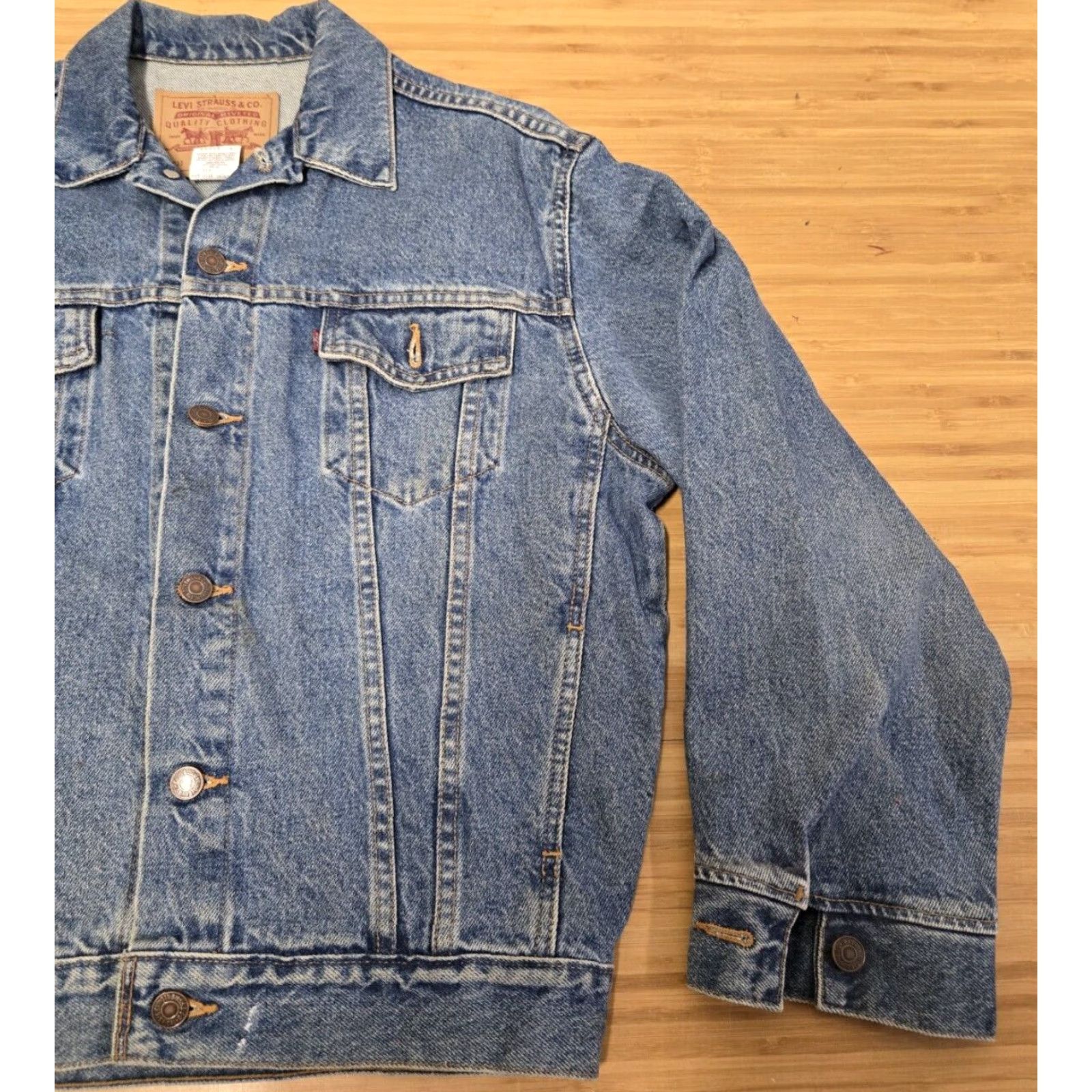 Denime VINTAGE Levi Strauss Trucker Denim Jacket Womens 16/18 Large Regular Blue Denim Full Button Jacket with Logo Spell Out Size 36" / US 14 / IT 50 - 2 Thumbnail