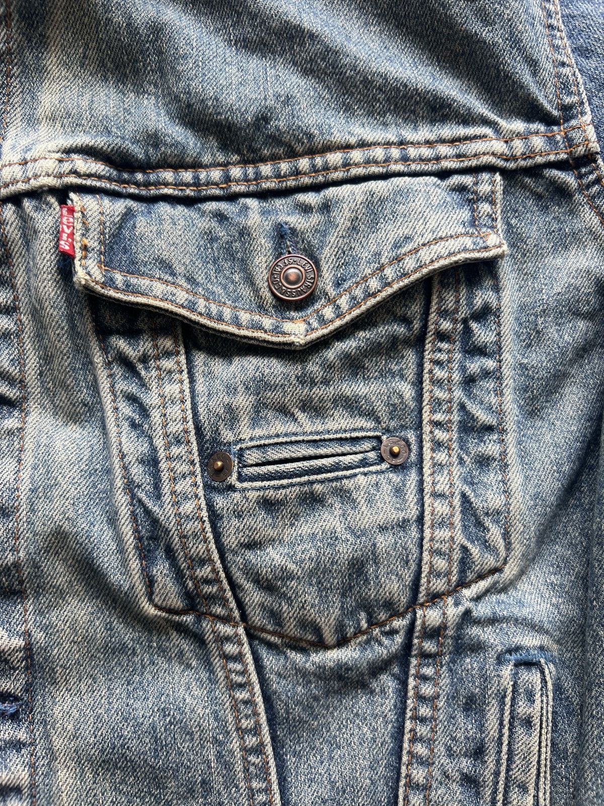Levi's Vintage Clothing Vintage Levis Denim Trucker Jacket Leather Collar 80s 90s Size US M / EU 48-50 / 2 - 4 Thumbnail