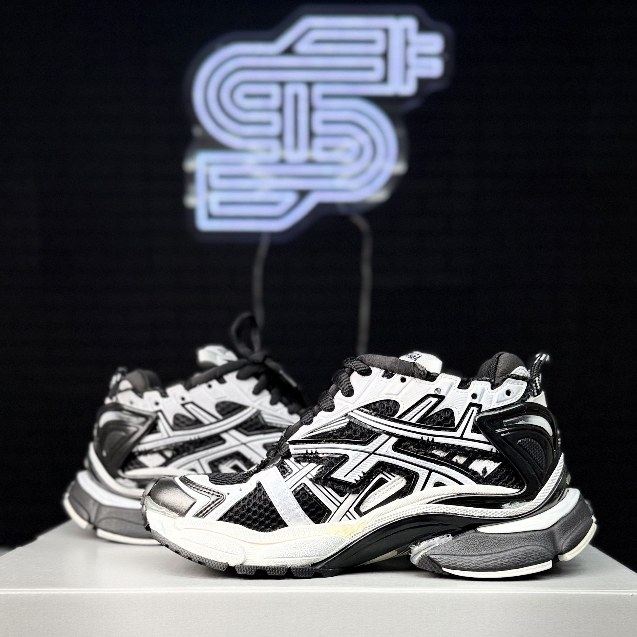 Balenciaga Balenciaga Runner Black/White Size US 4 / IT 34 - 3 Thumbnail