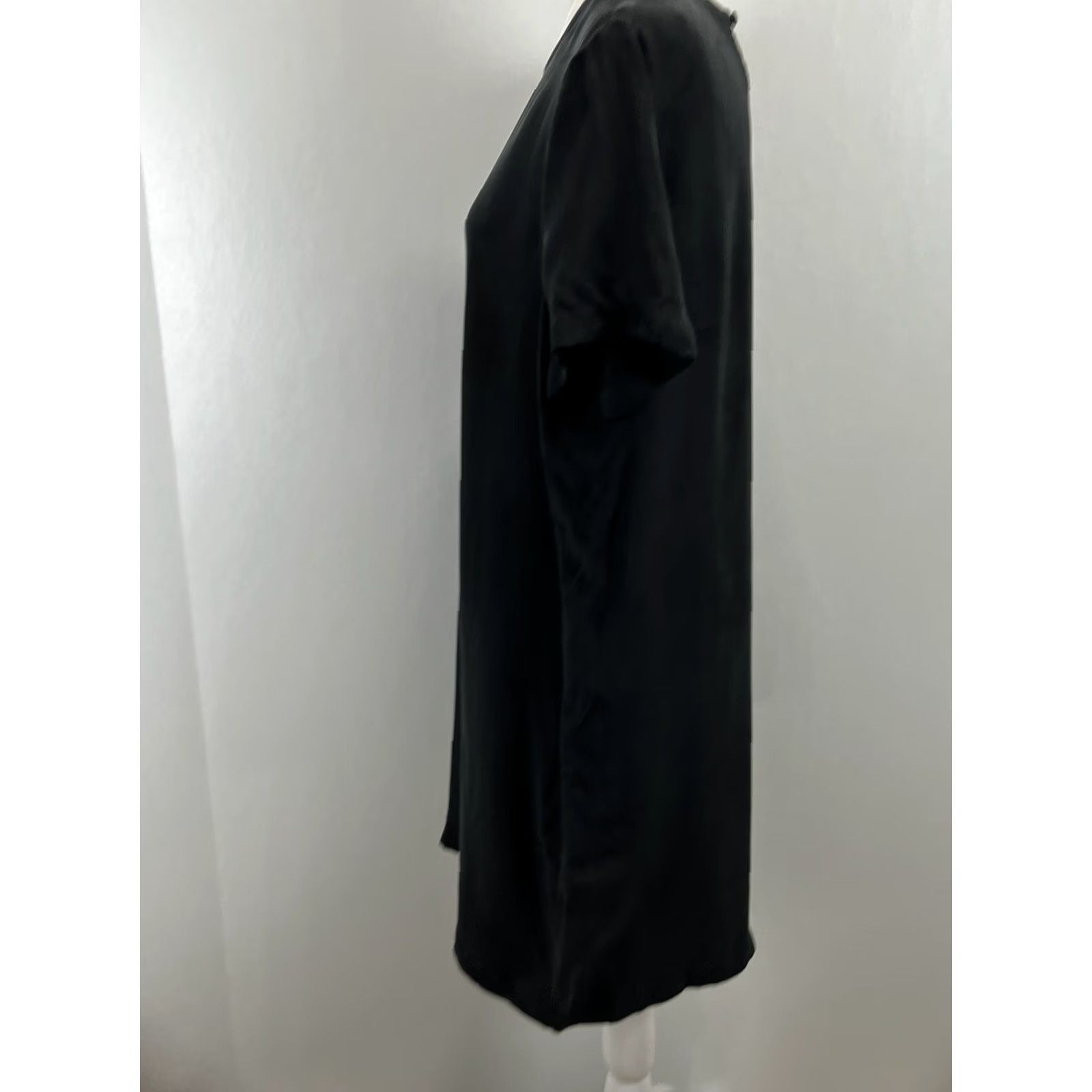 J.Crew J.CREW Sheath Cupro Blend Dress Large GUC Short Sleeve Black Comfort Easy Wear L Regular Women Short Sleeve Dress Black Cupro Blend Sheath J.CREW Size 36" / US 14 / IT 50 - 2 Thumbnail