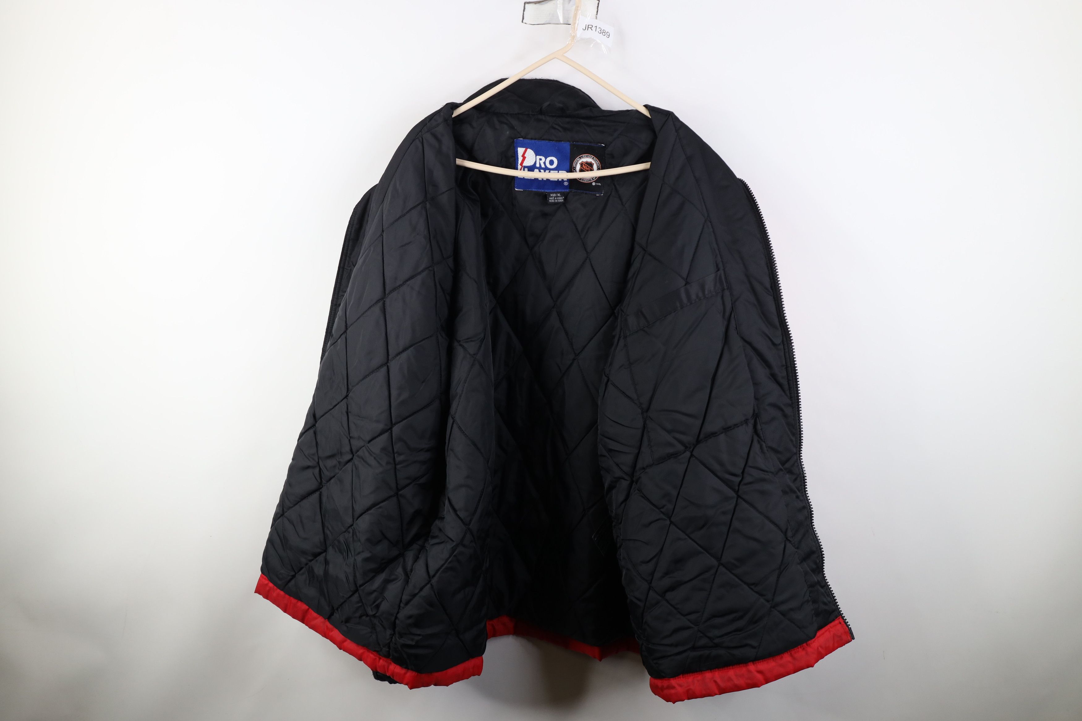 Vintage Vintage 90s Detroit Red Wings Hockey Quilted Puffer Jacket Size US XL / EU 56 / 4 - 13 Thumbnail