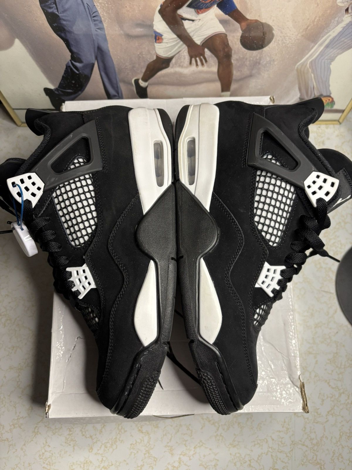 Jordan Brand Air Jordan 4 Retro OG white thunder Size US 10.5 / EU 43-44 - 4 Thumbnail