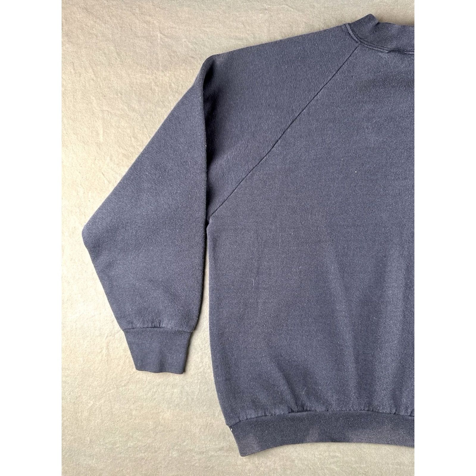 Fruit Of The Loom VINTAGE Fruit of the Loom Sweatshirt Crew Neck Black Large Mens 80s USA Classic Pullover Knit Raglan Sleeve Vintage Relaxed Fit Size US L / EU 52-54 / 3 - 7 Thumbnail