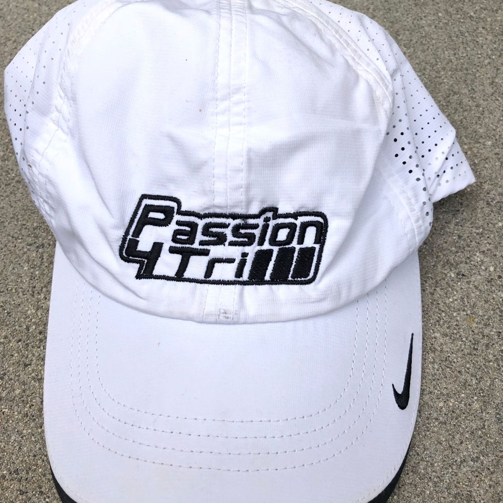 Nike NIKE Heritage 86 Dri-Fit Passion 4 Tri Hat Vented Lightweight Cap White Mens One Size Adjustable Lightweight Baseball Cap Size ONE SIZE - 2 Thumbnail