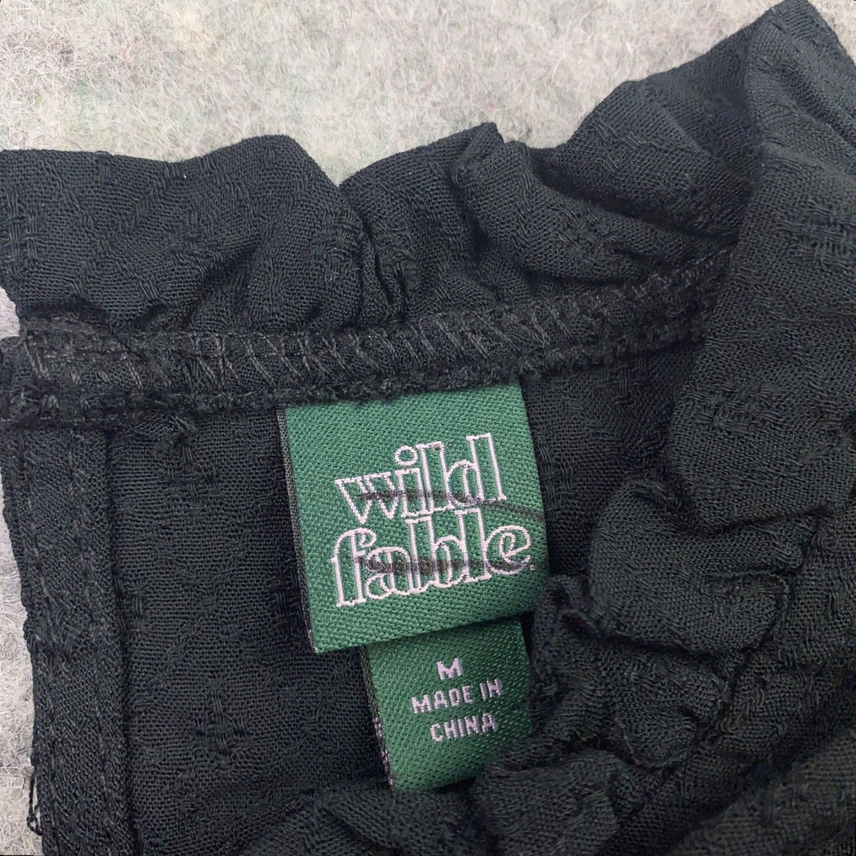 Vintage Wild Fable Shirt Adult Medium Black 3/4 Sleeve Ruffle Keyhole Neck Back Blouse Rayon Casual Womens Size M / US 6-8 / IT 42-44 - 5 Thumbnail
