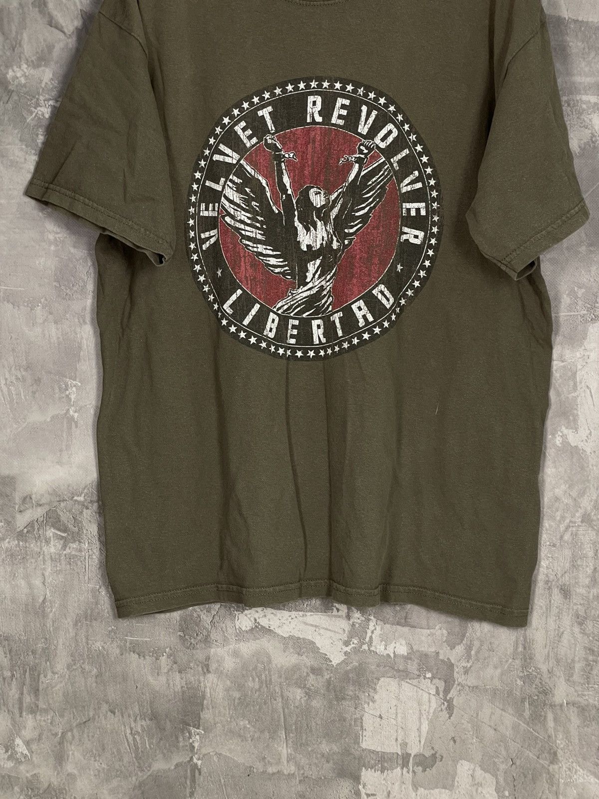 Band Tees × Vintage Velvet Revolver 00s Hype Rock Metal Tour Vintage Tee Size US L / EU 52-54 / 3 - 5 Thumbnail