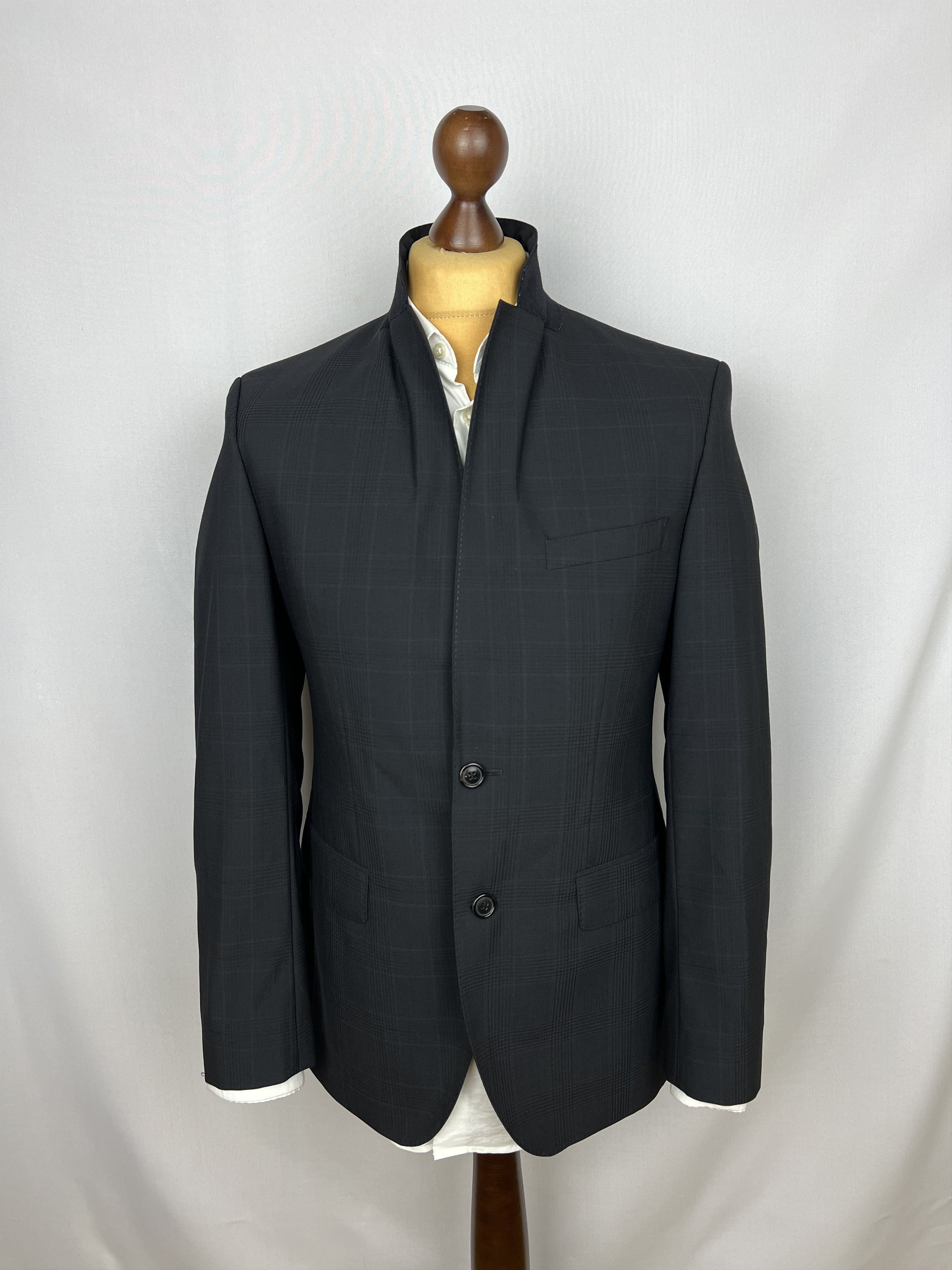 Hugo Boss Dark-Gray Plaid 100% Wool 2 Piece Modern Suit Regular Size 36R - 3 Thumbnail