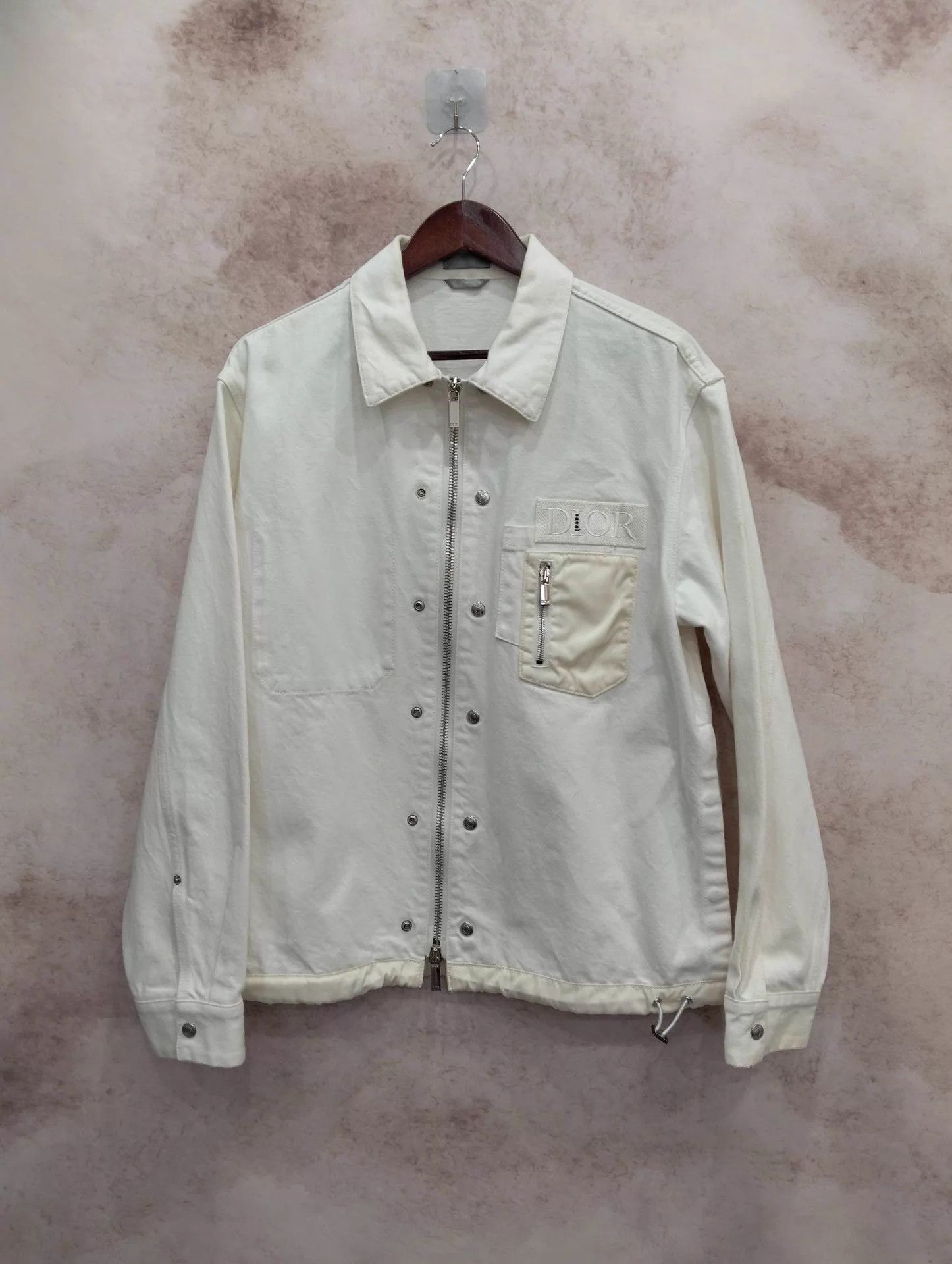 Dior Dior x Sacai White Embroidered Logo DenimJacket 50 Size US M / EU 48-50 / 2 - 1 Thumbnail