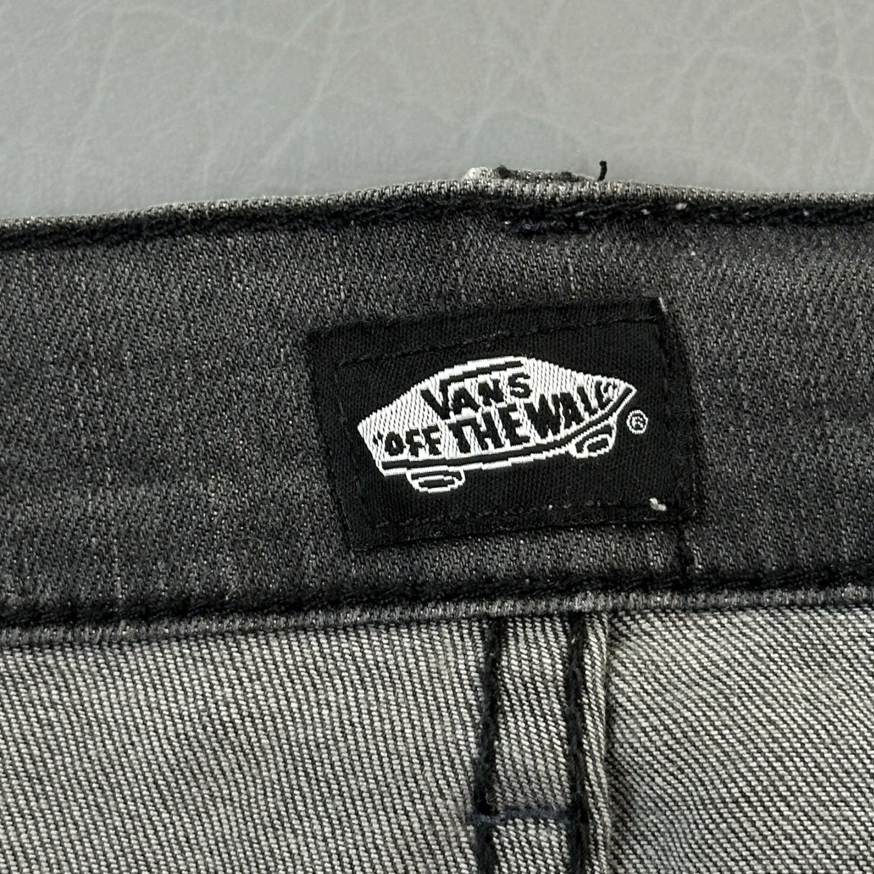 Vans Vans Jeans Mens 34x30 Charcoal Wash V66 Slim Straight Distressed Skate Casual Jeans Mens Slim 34x30 Gray Denim Distressed 5-Pocket USA VANS Size US 34 / EU 50 - 7 Thumbnail
