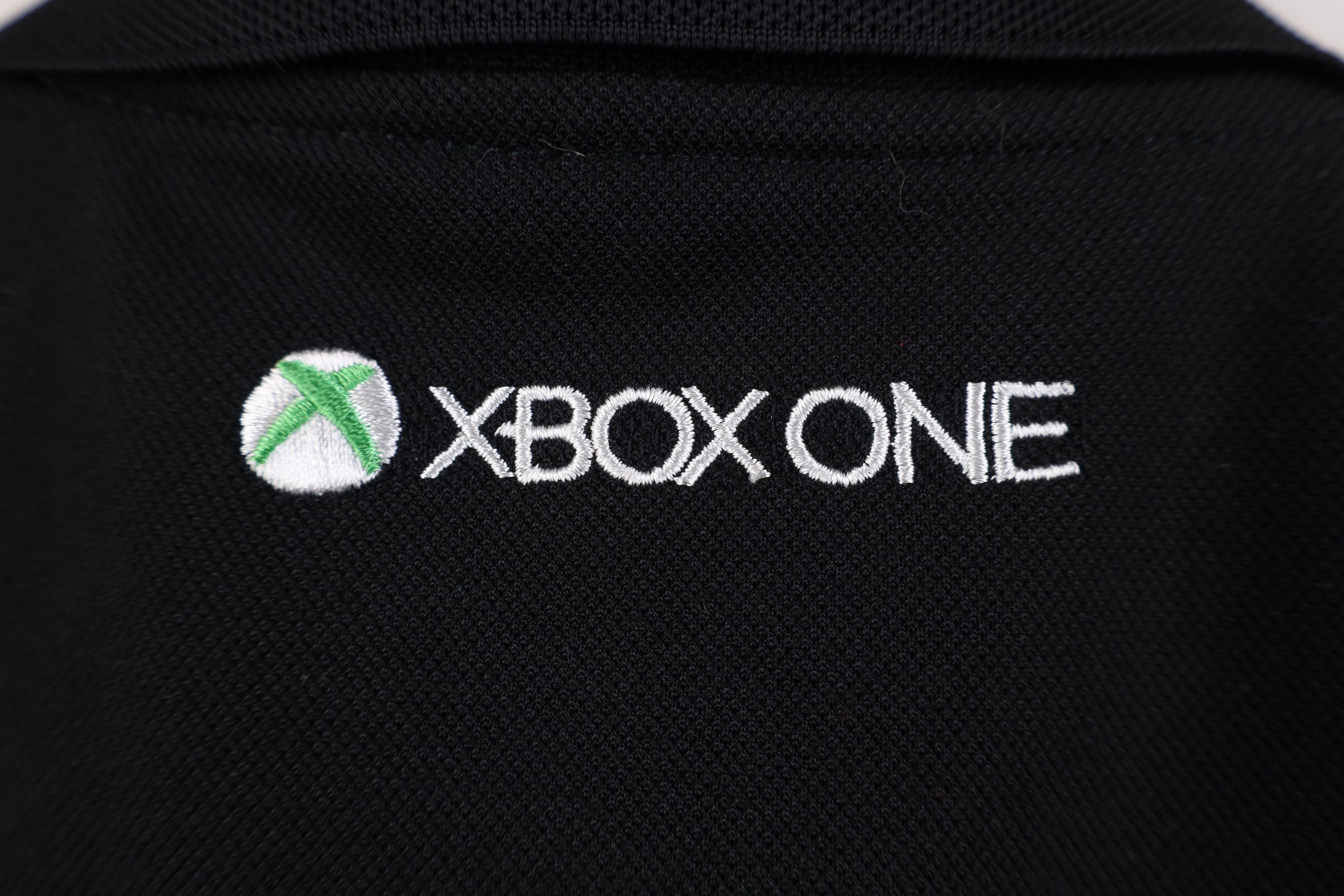 Vintage Vintage Y2K GameStop Gears of War 4 Xbox One Polo Shirt Size US XL / EU 56 / 4 - 9 Thumbnail