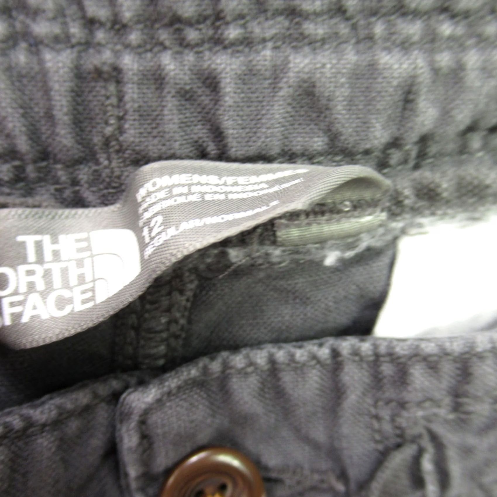 The North Face The North Face Shorts Womens 12 Chino Lightweight Hiking Pockets Casual Gray Size 34" / US 12 / IT 48 - 3 Thumbnail
